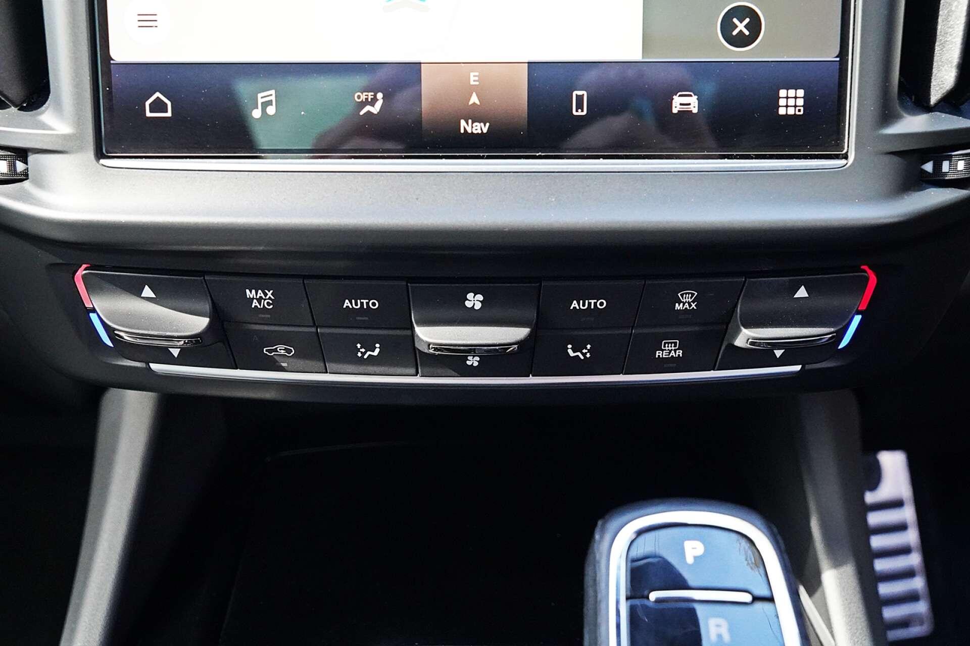 Maserati Levante view 22