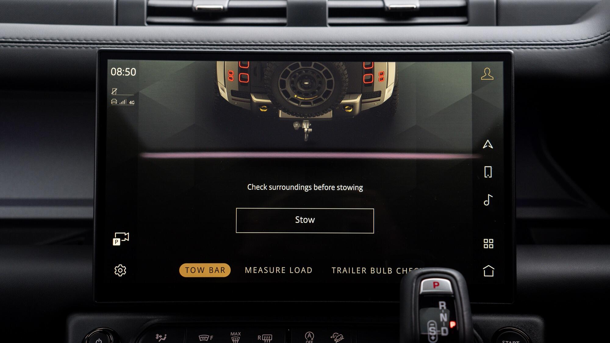 Land Rover Defender 110 view 37