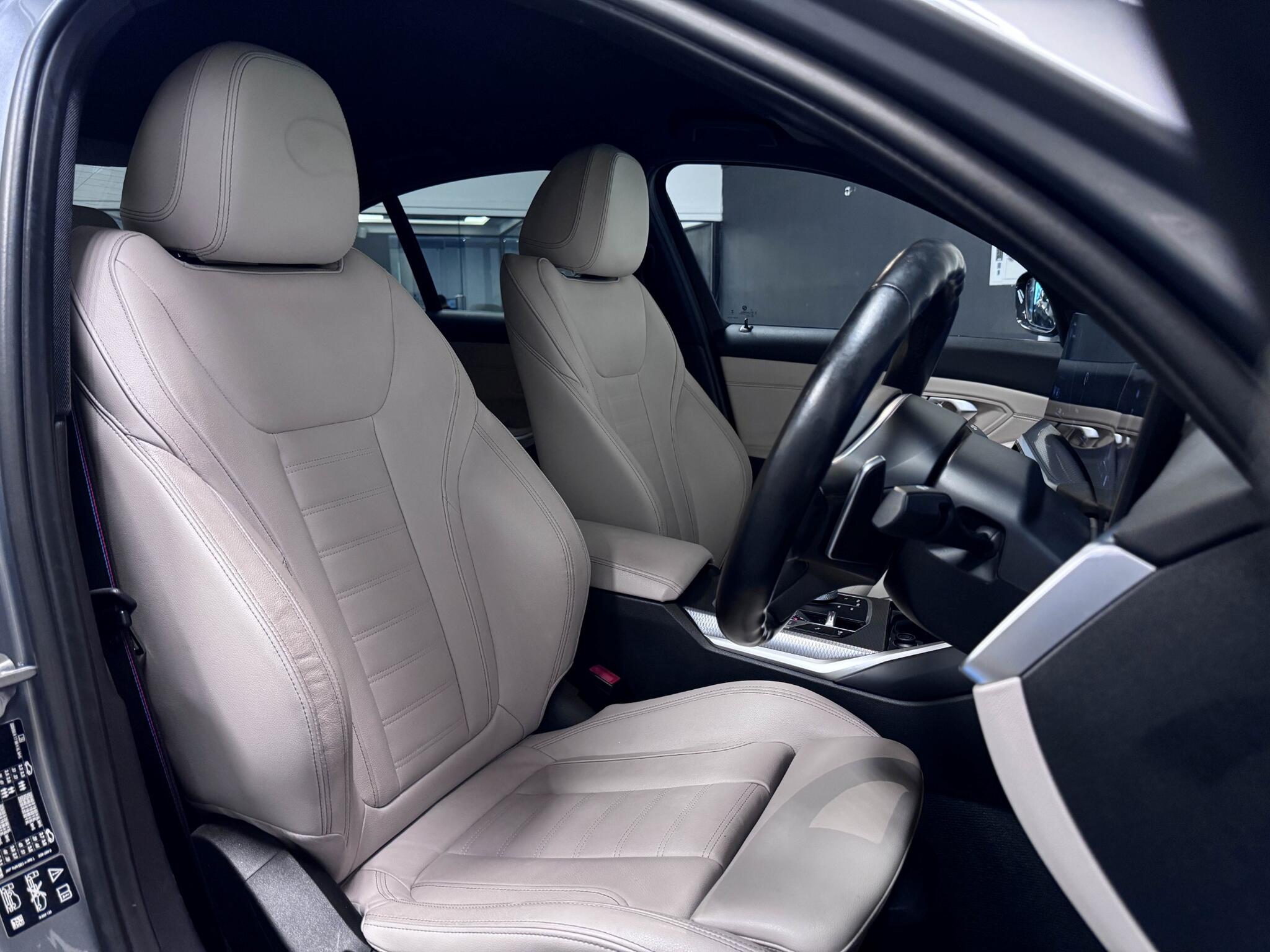 BMW 3 Series view 27