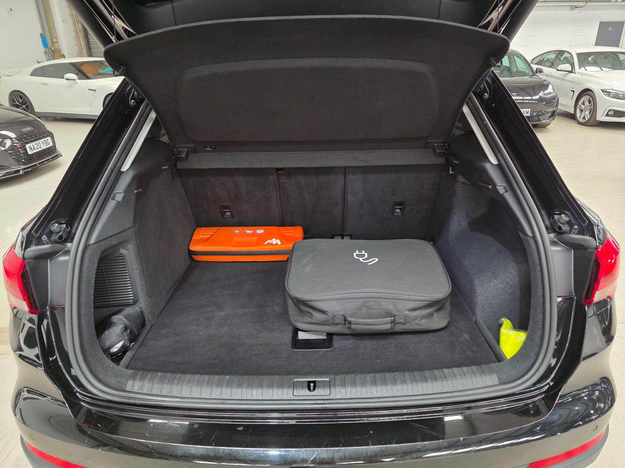 Audi Q3 view 31