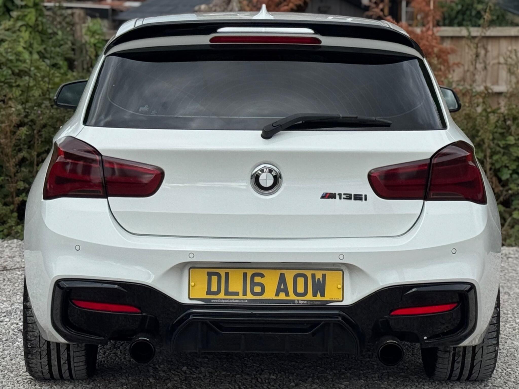BMW 1 Series view 9