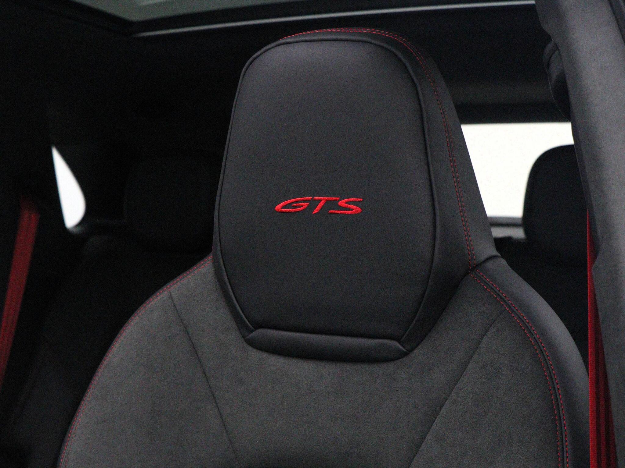 Porsche Cayenne view 39