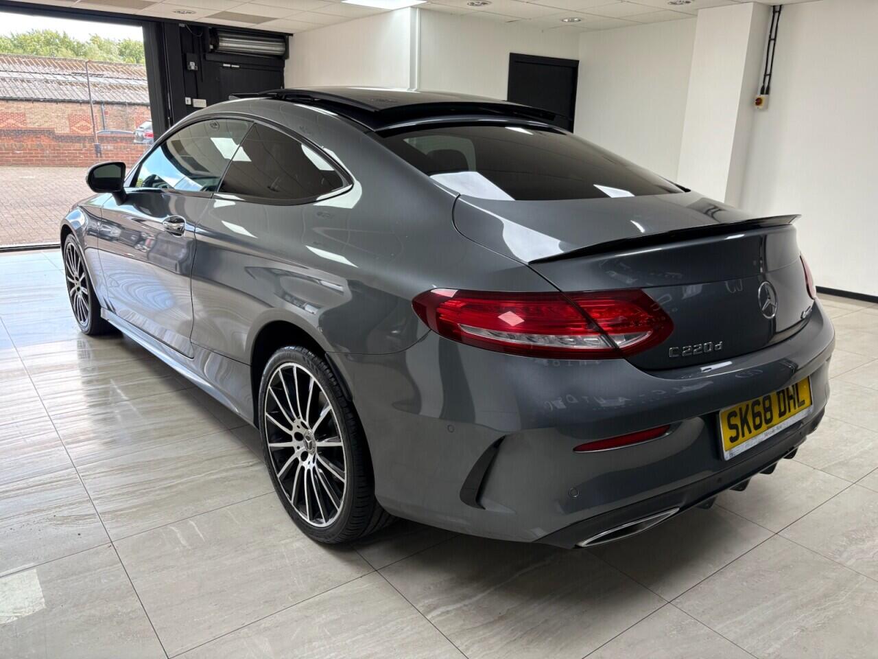 Mercedes-Benz C-Class view 5