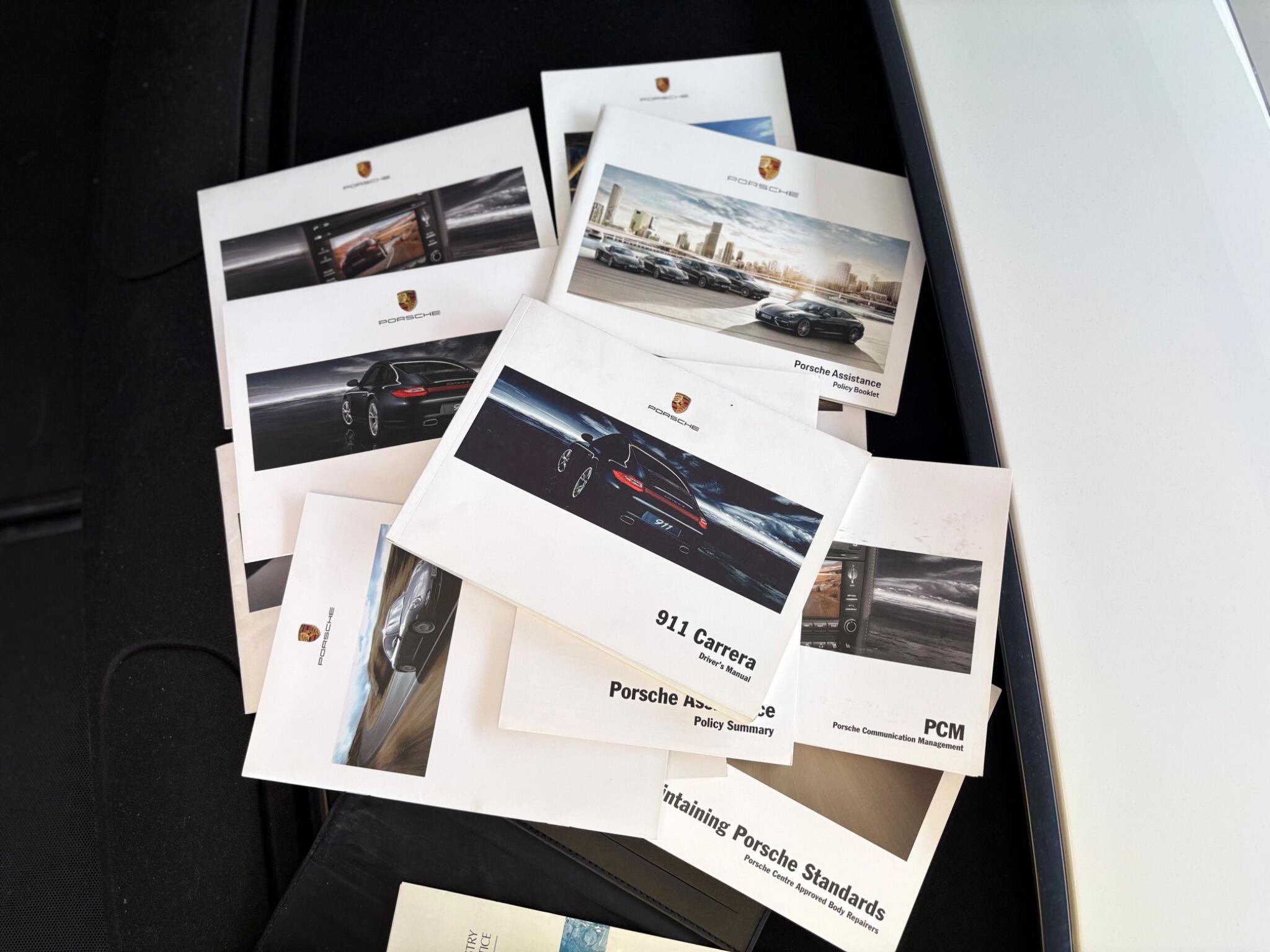 Porsche 911 view 24