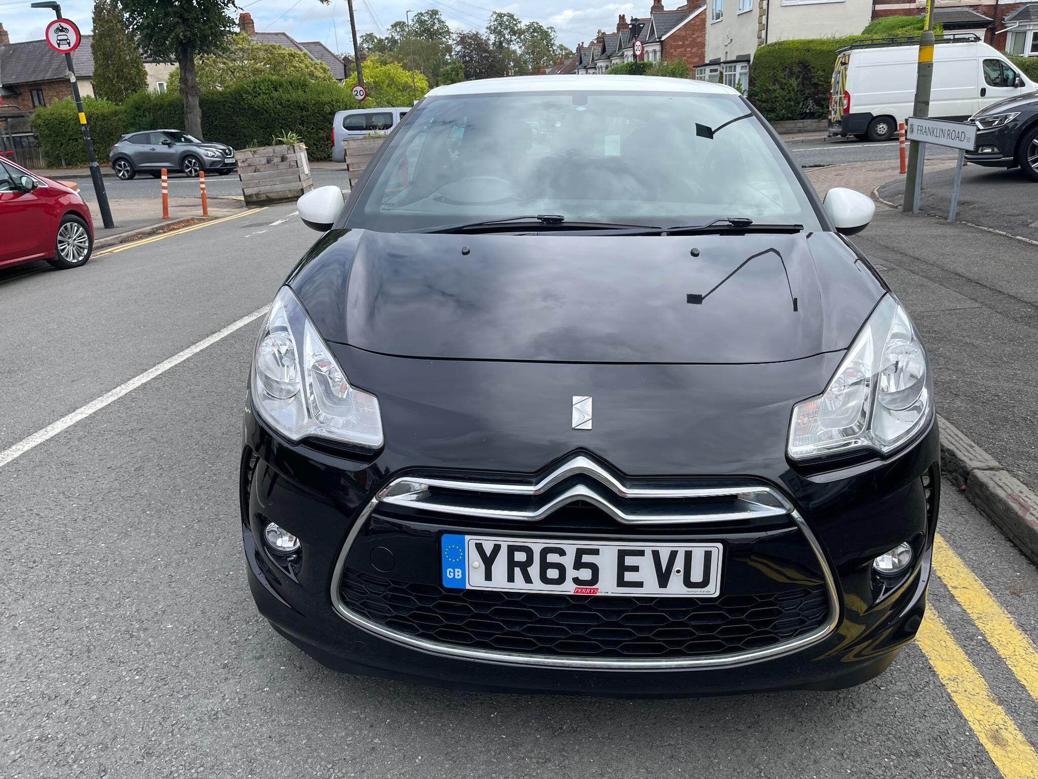 DS Automobiles DS 3 view 18