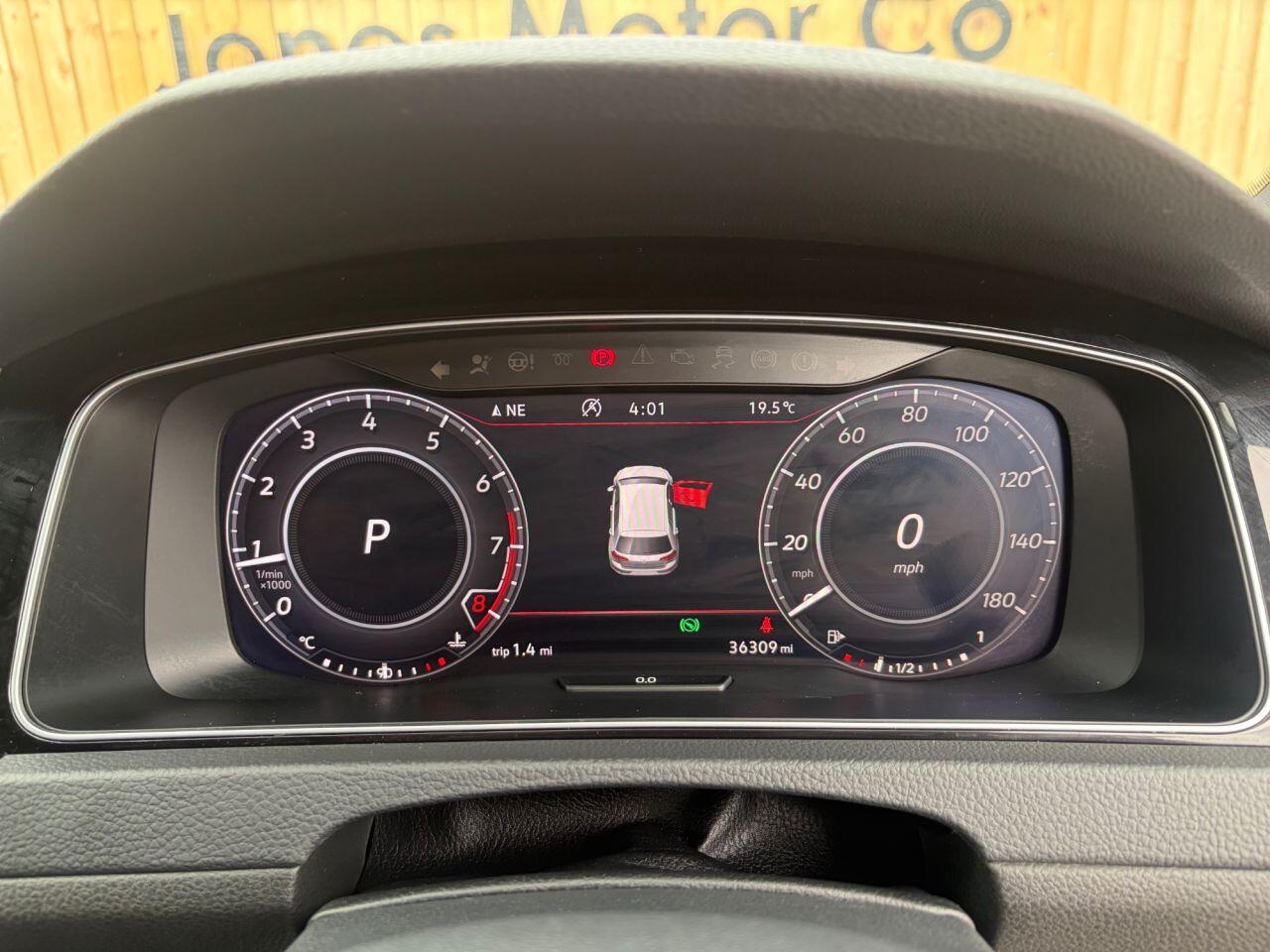 Volkswagen Golf view 30