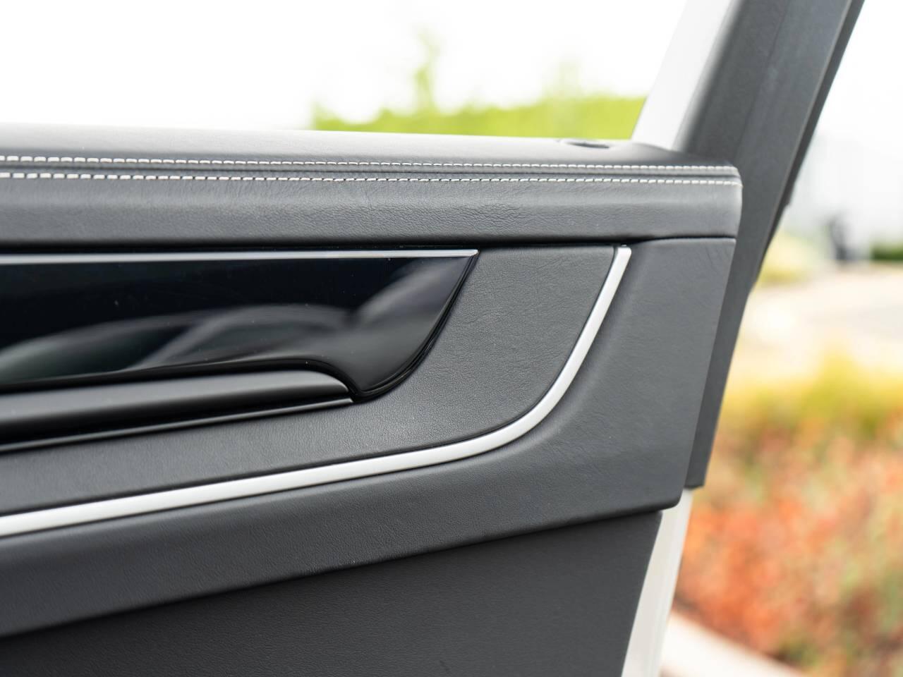 Porsche Cayenne view 42