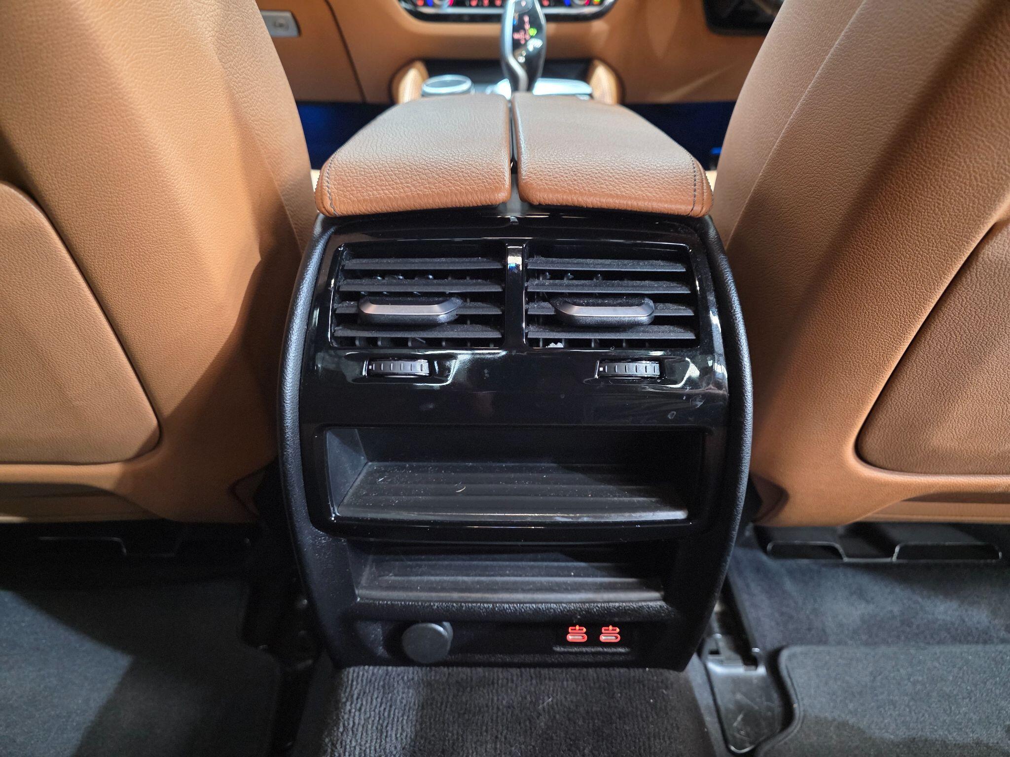 BMW 5 Series view 31