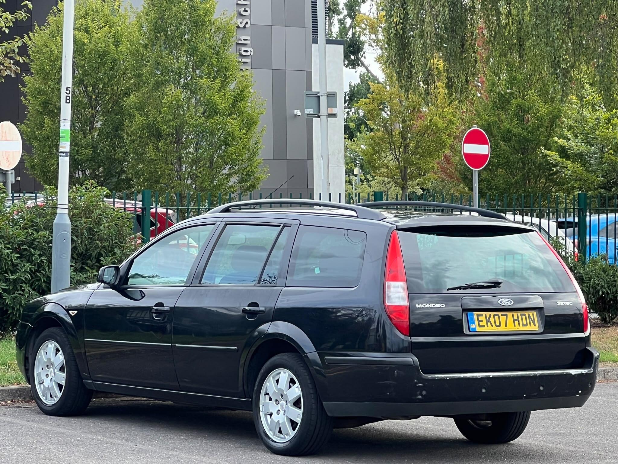 Ford Mondeo view 8