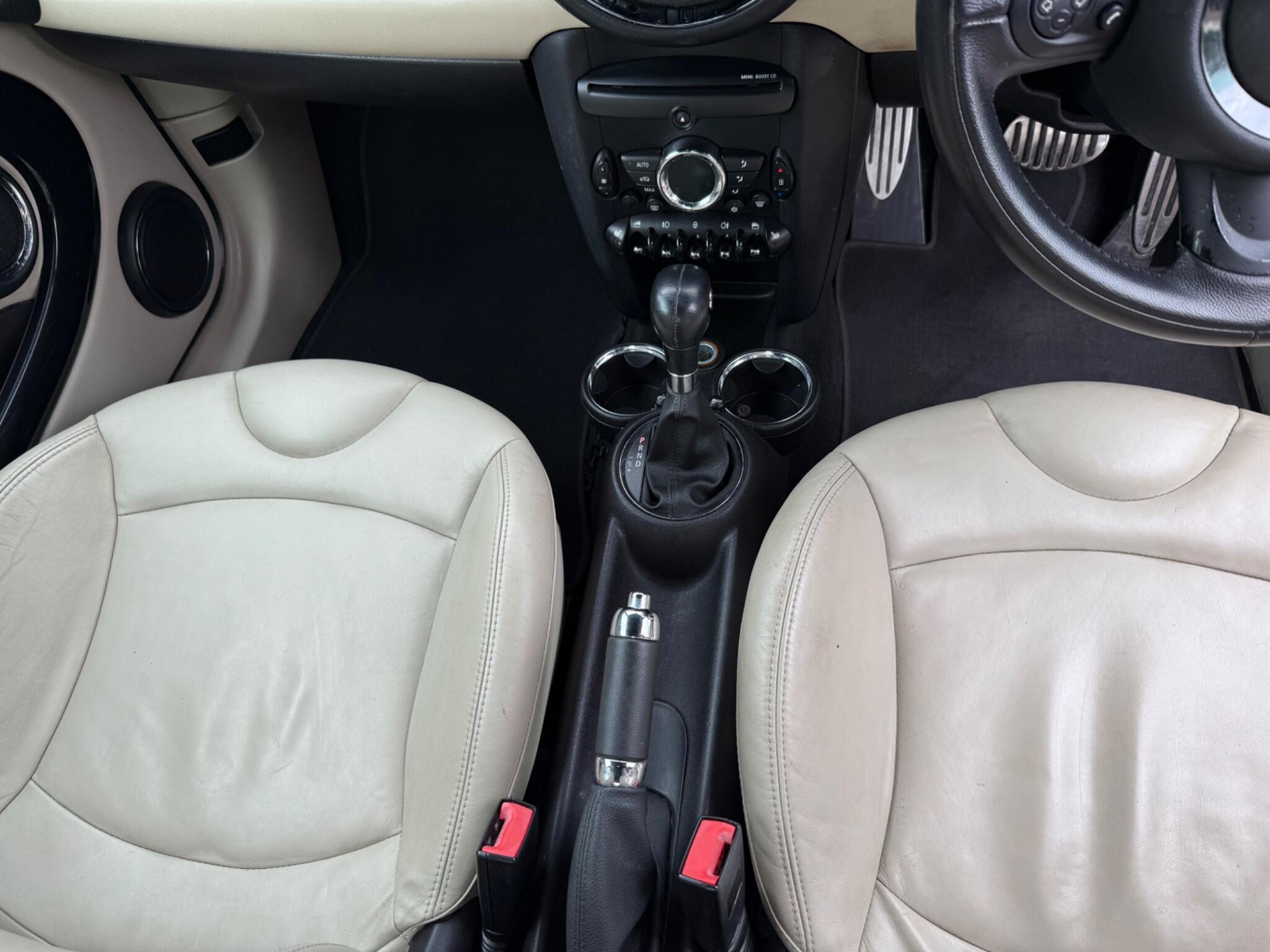 Mini Hatch view 15