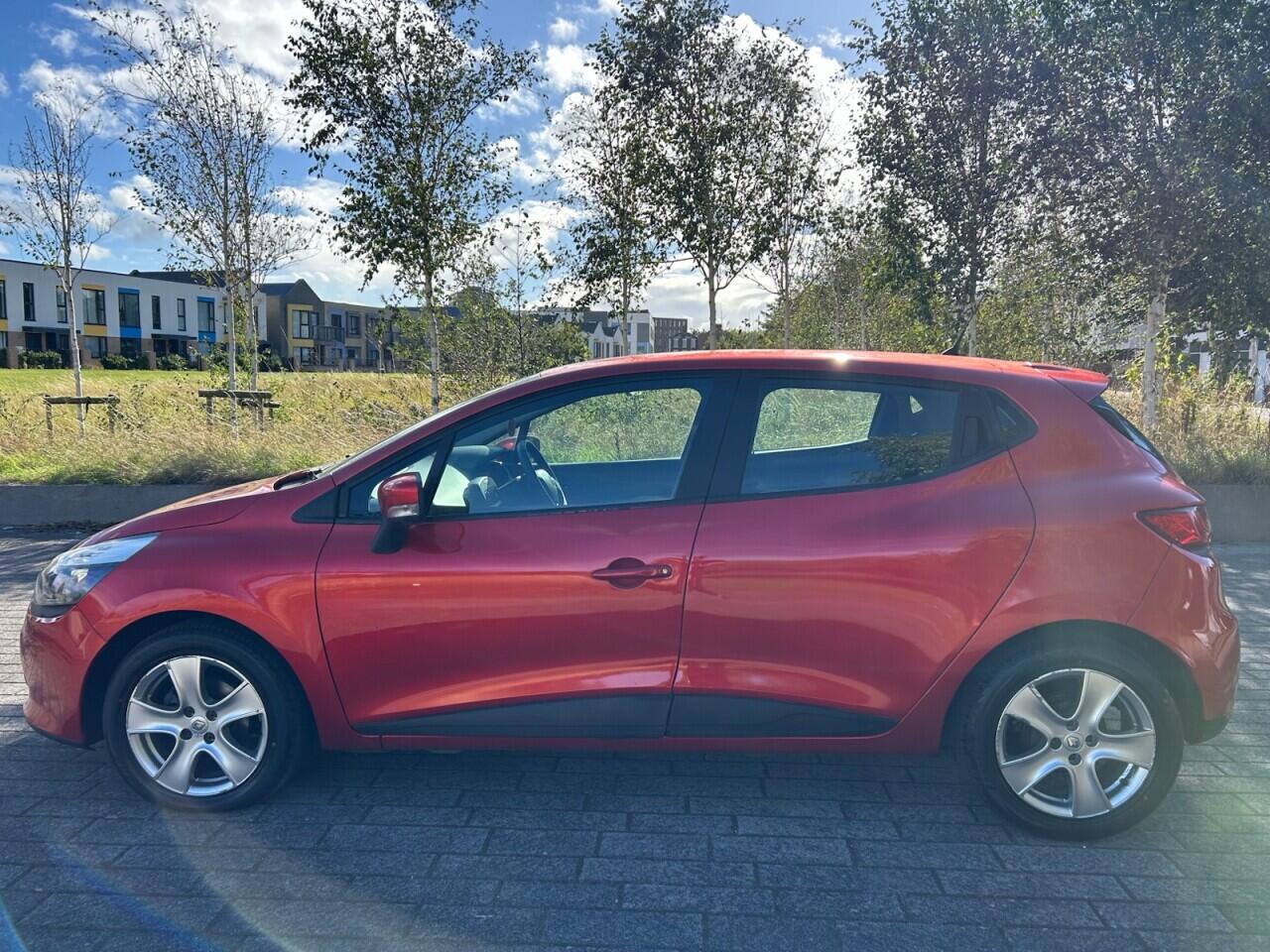 Renault Clio view 18