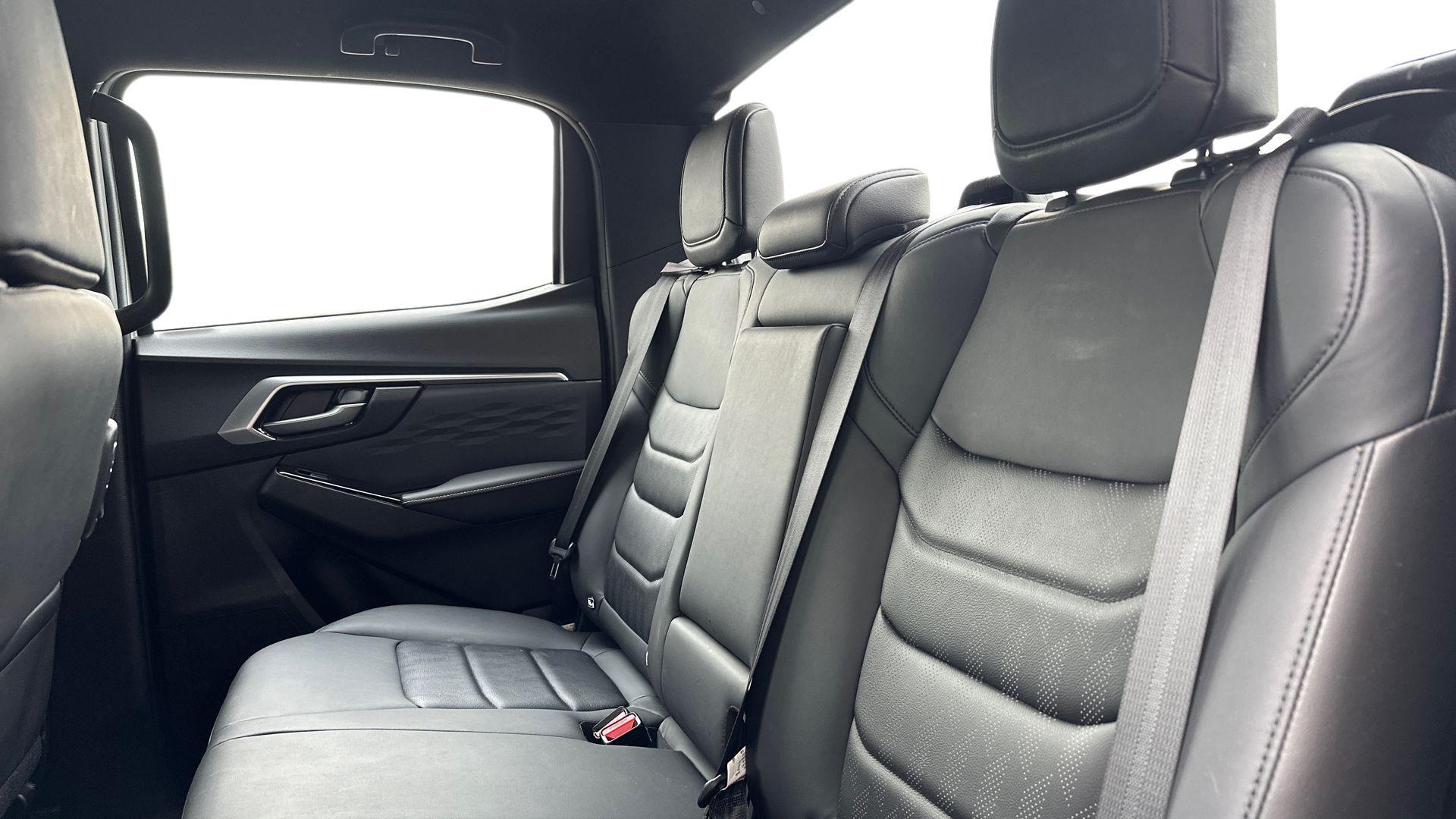 Isuzu D-Max view 4