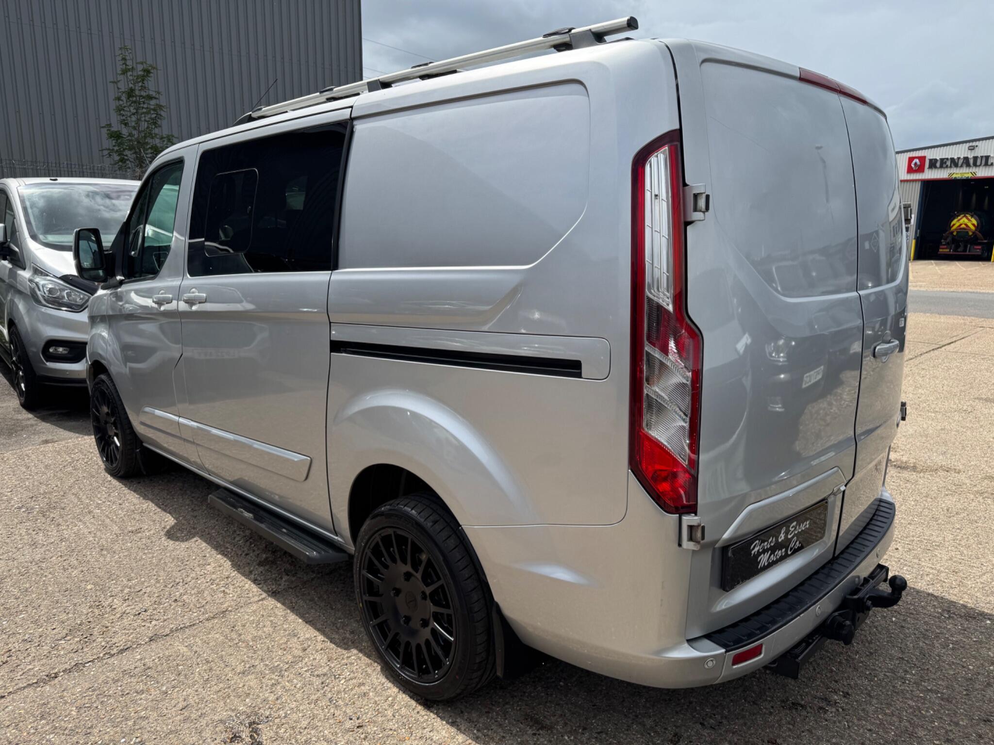 Ford Transit Custom view 14