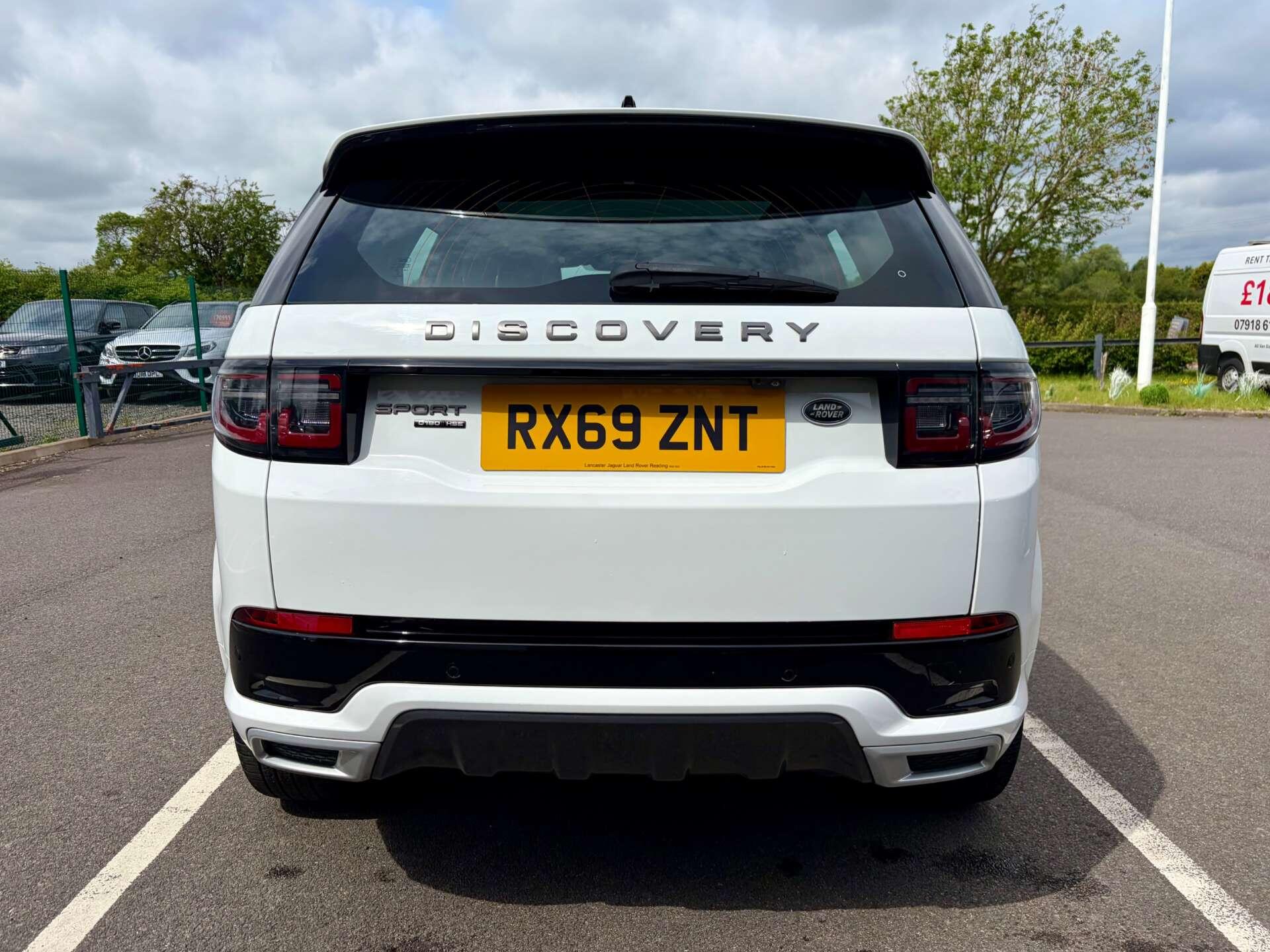 Land Rover Discovery Sport view 7