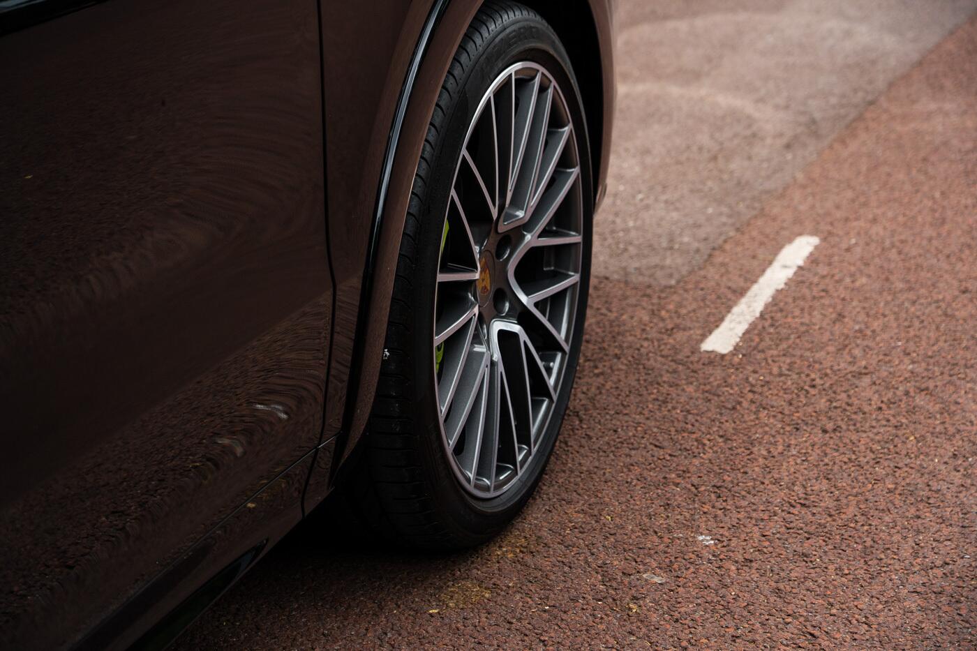 Porsche Cayenne view 23