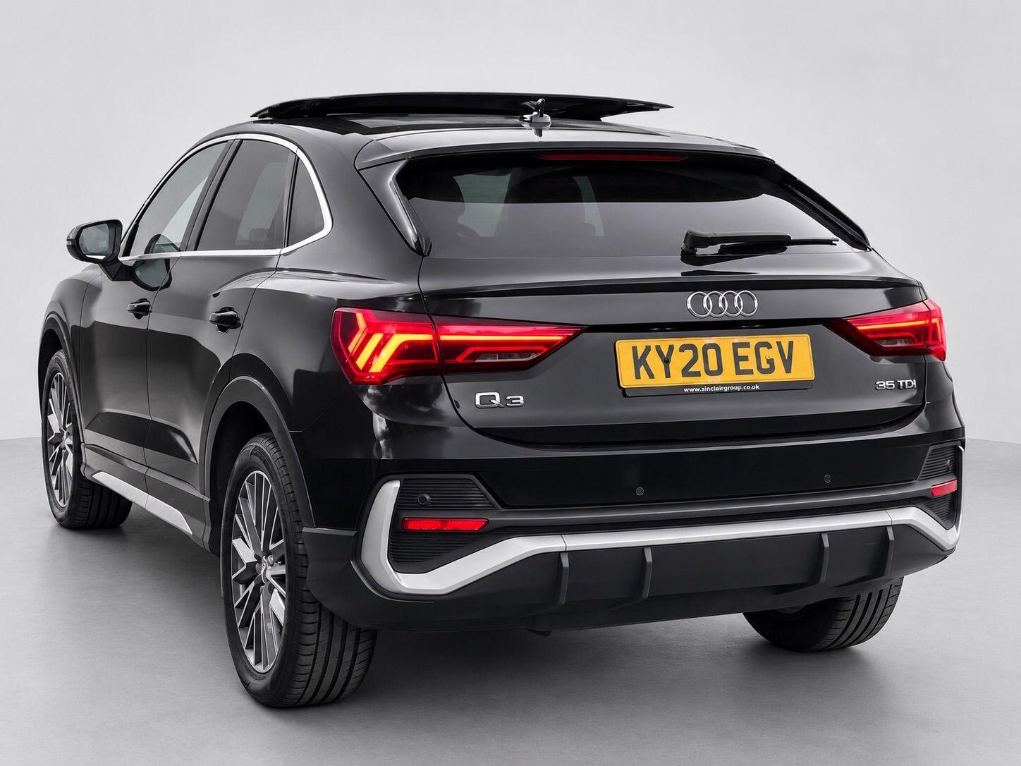 Audi Q3 view 9