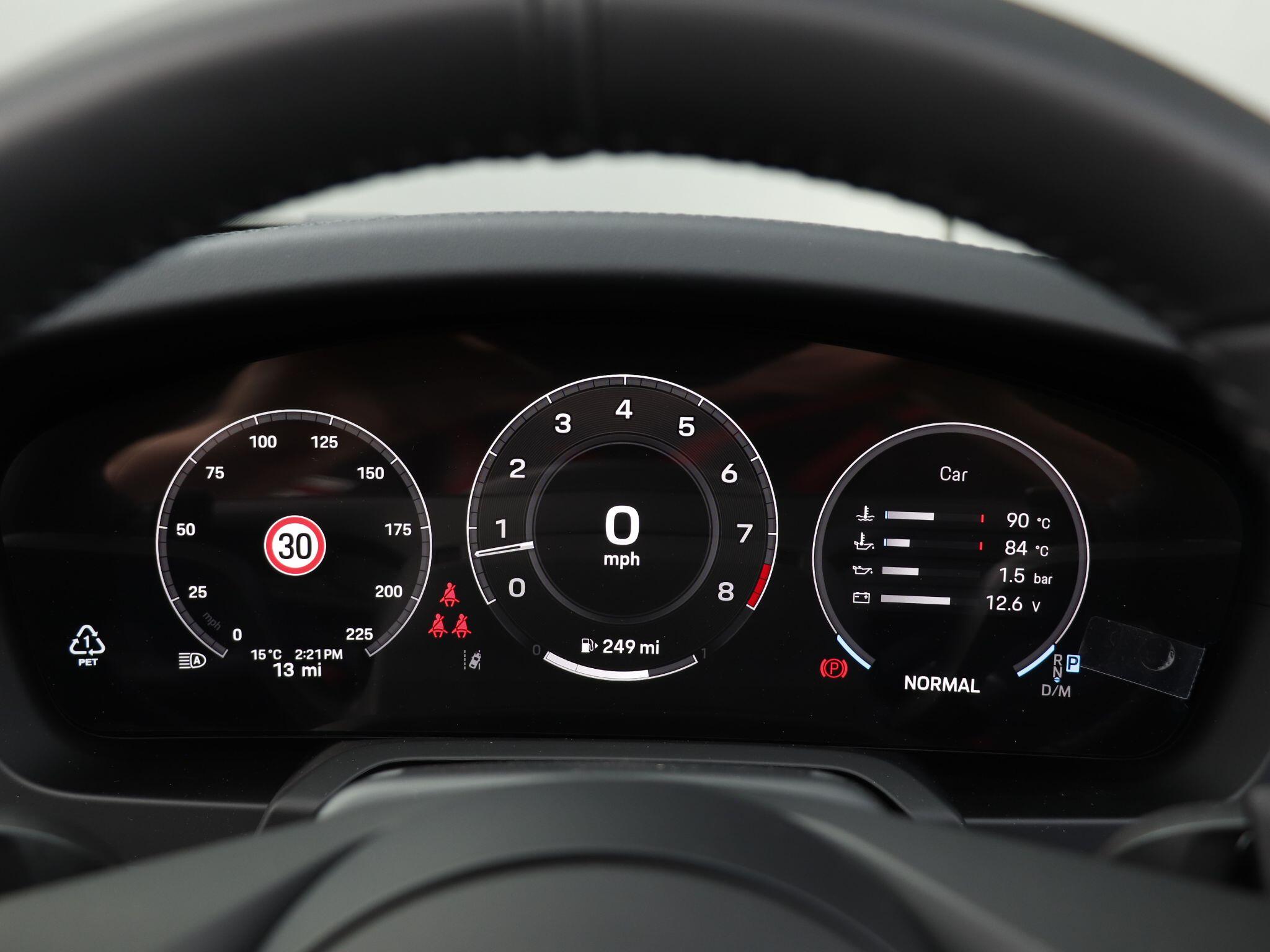 Porsche 911 view 12