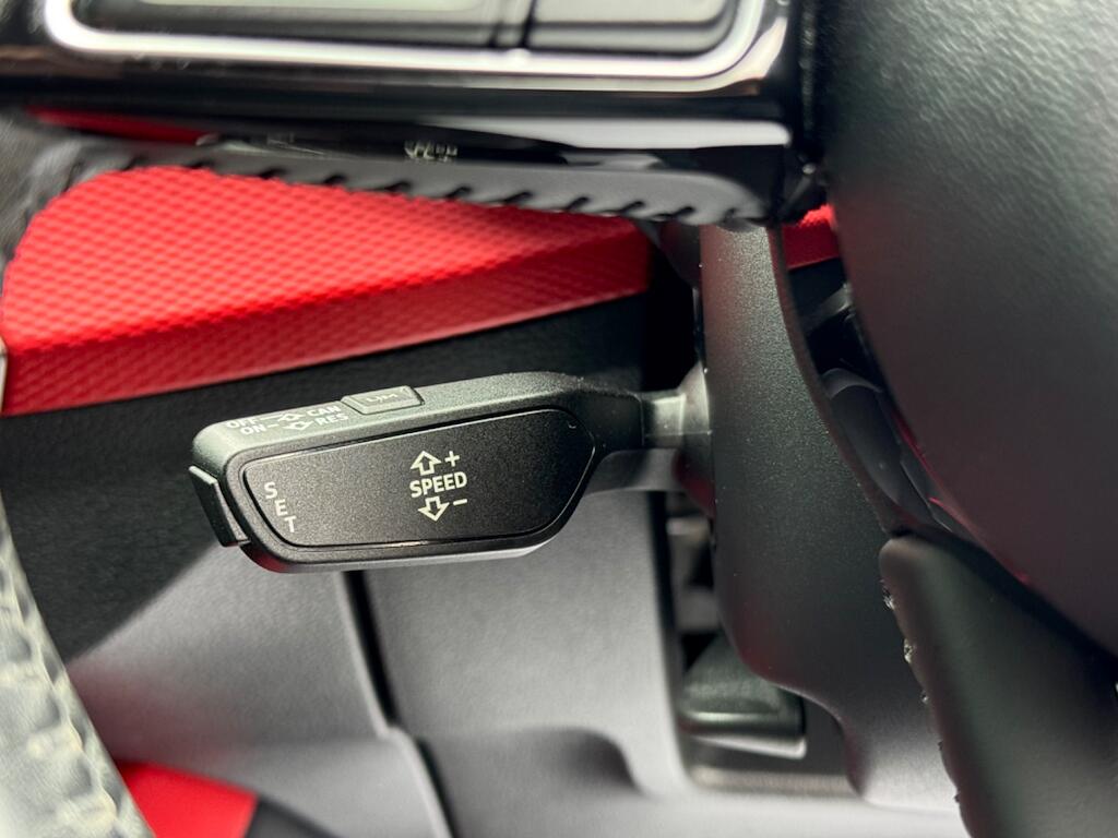 Audi Q2 view 24
