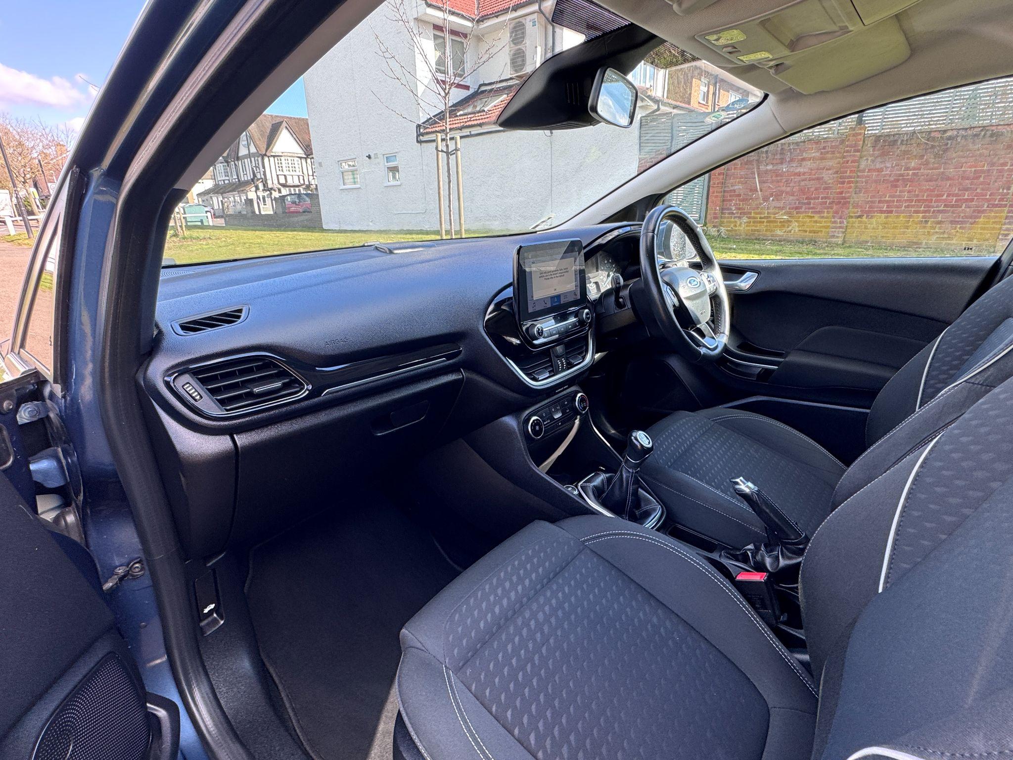 2018 Ford Fiesta image 15
