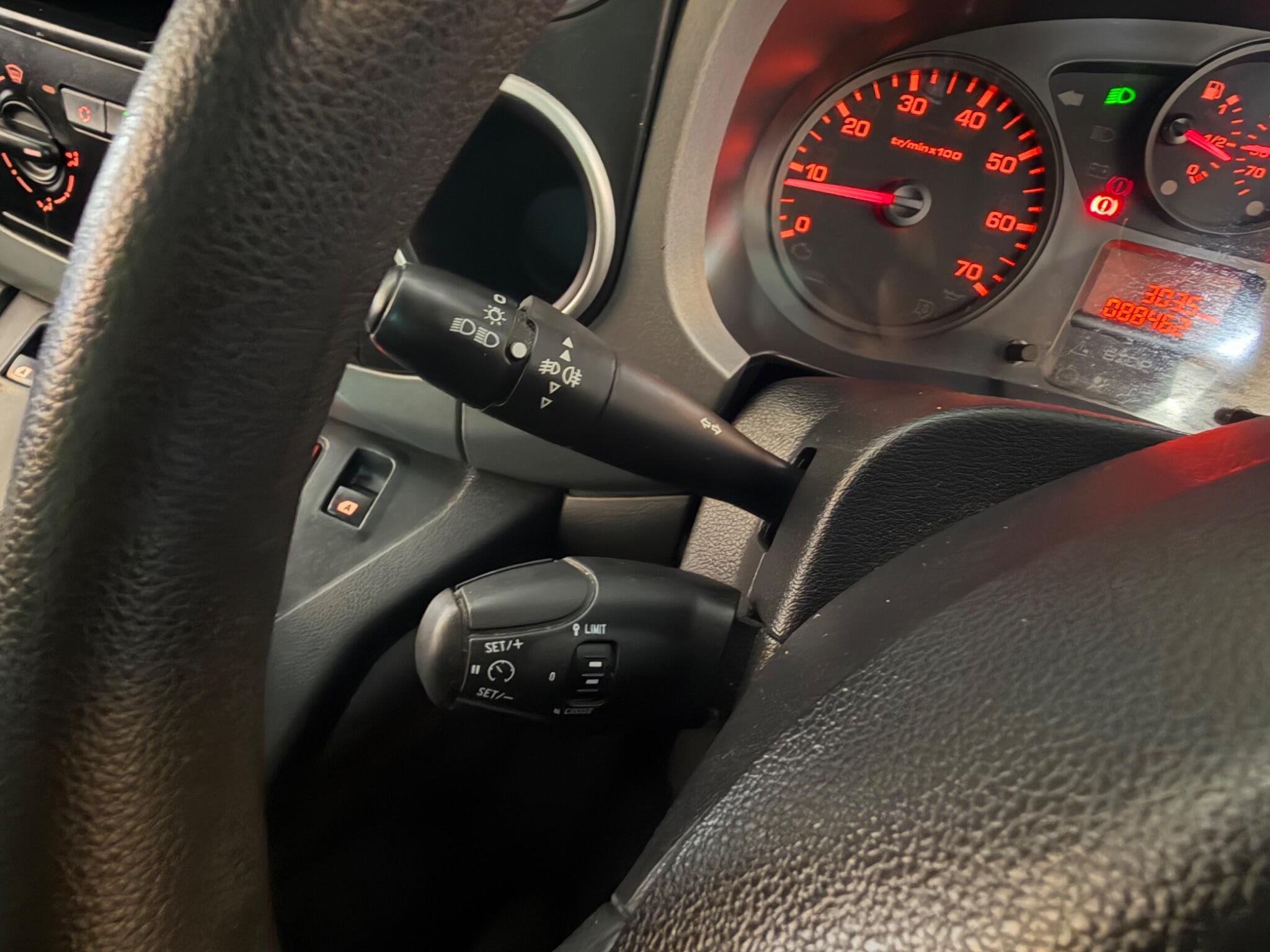 Peugeot Partner Tepee view 23