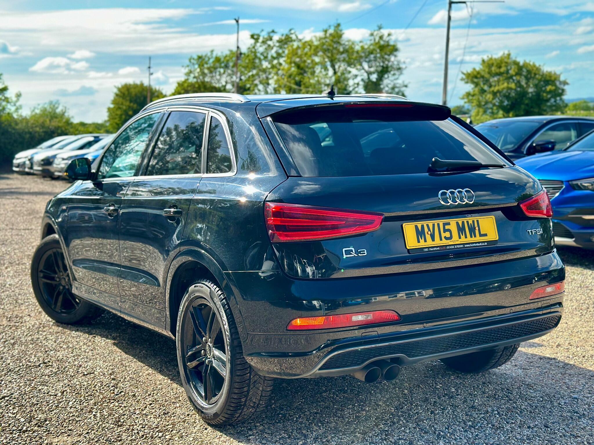 Audi Q3 view 11