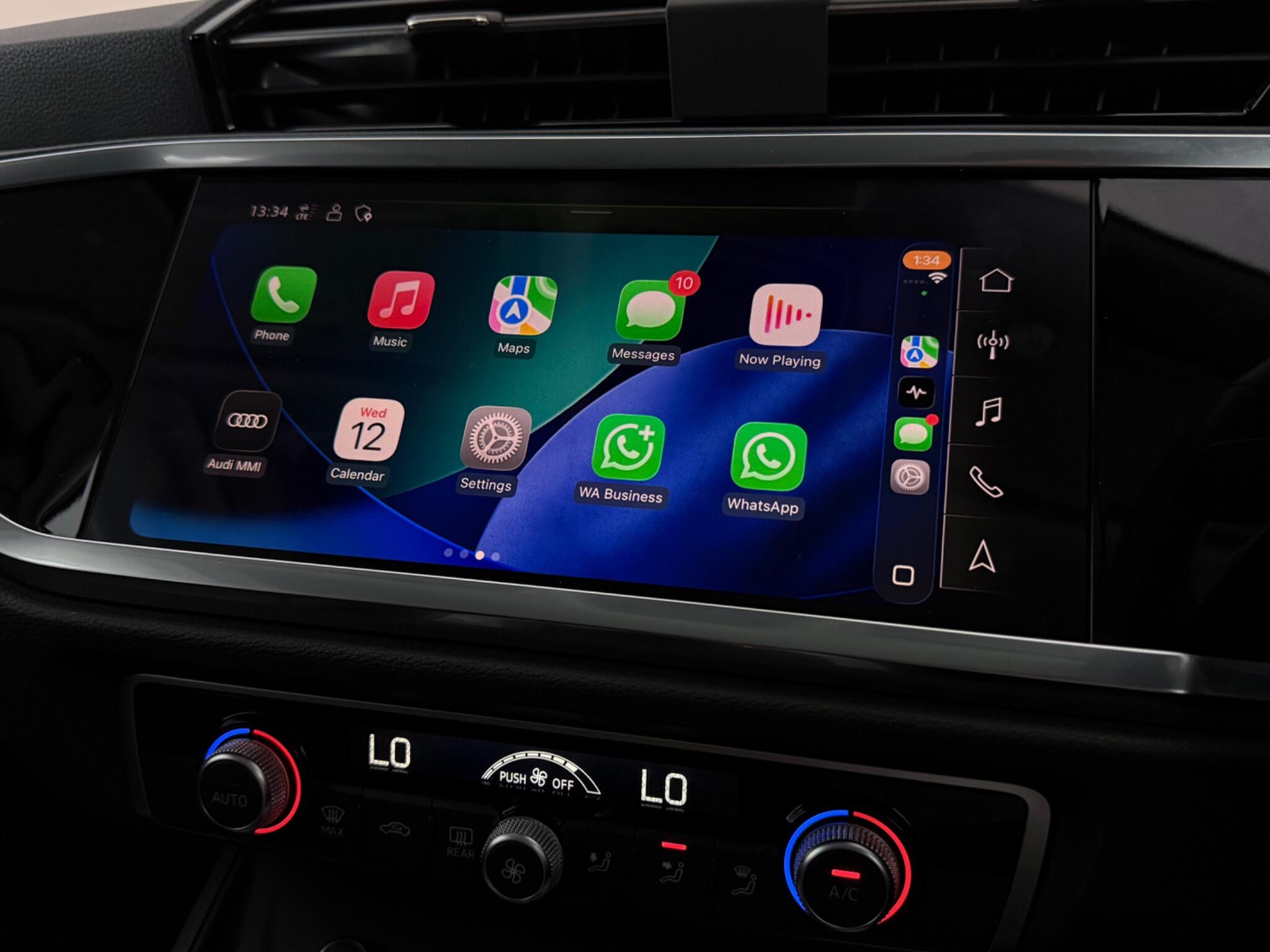 Audi Q3 view 32