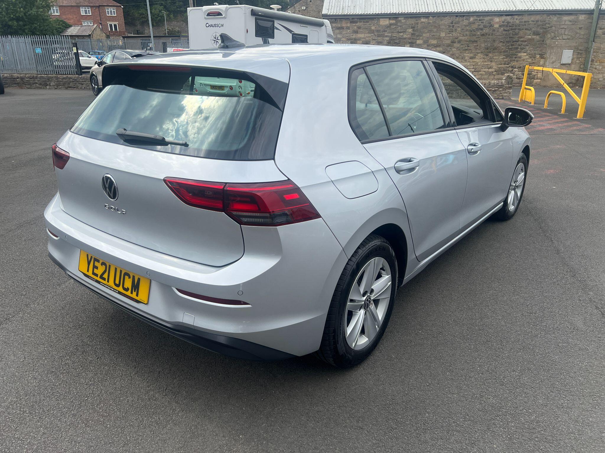 Volkswagen Golf view 13