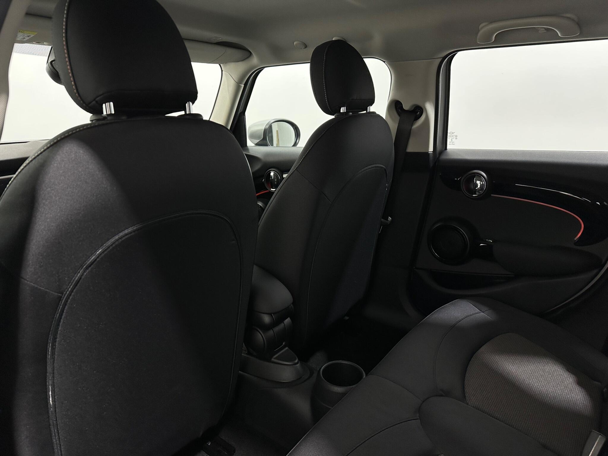 Mini Cooper view 38