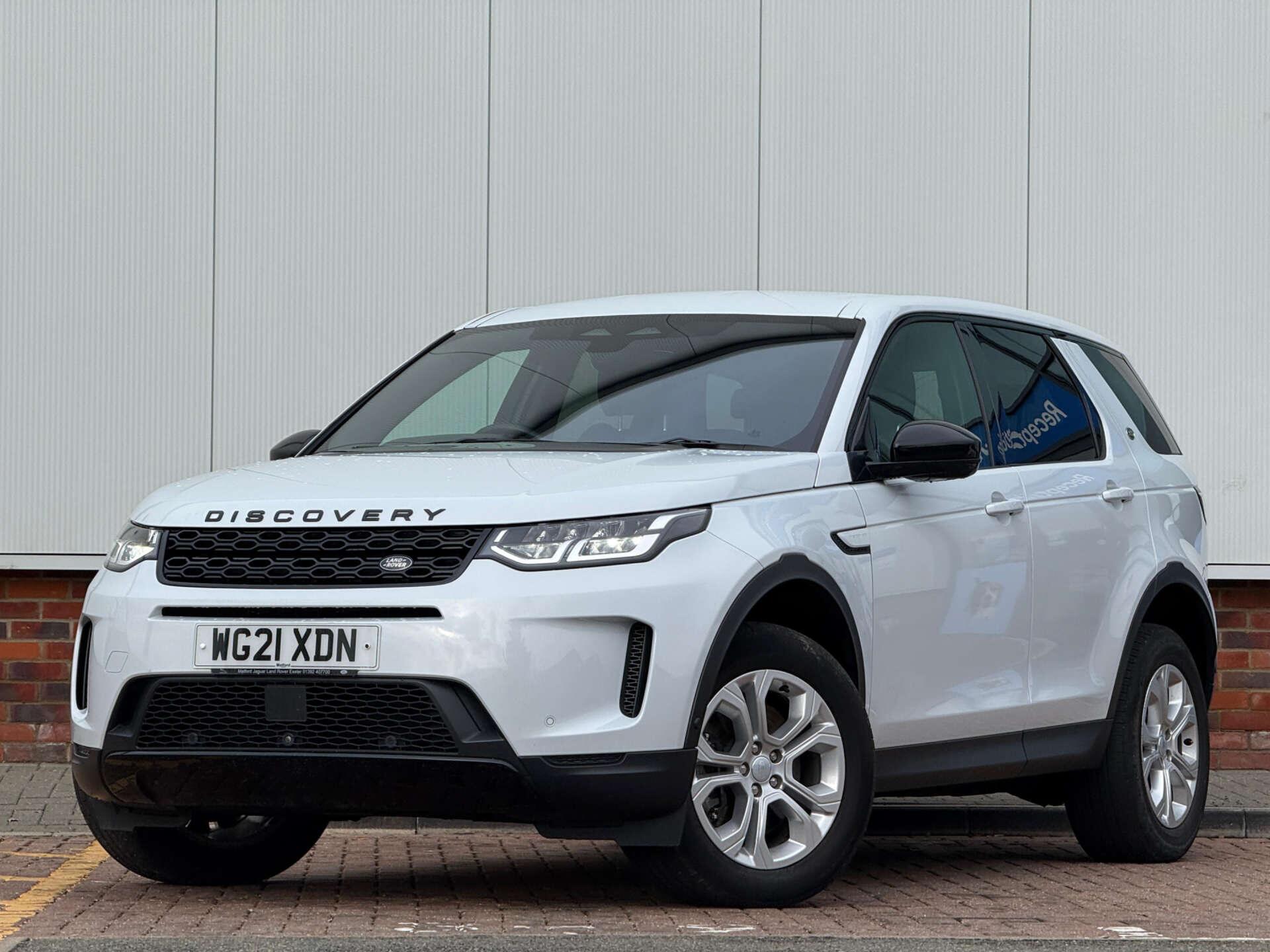 Land Rover Discovery Sport view 3