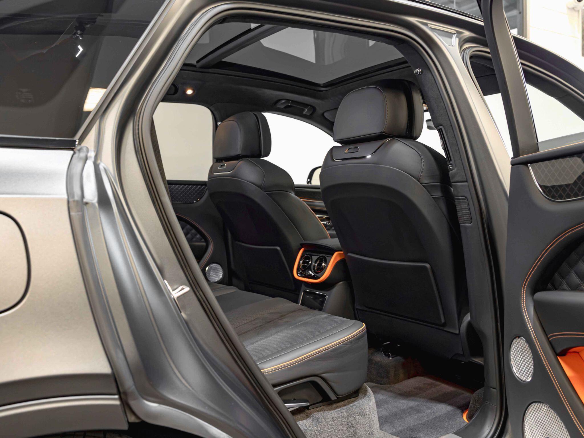 Bentley Bentayga view 37