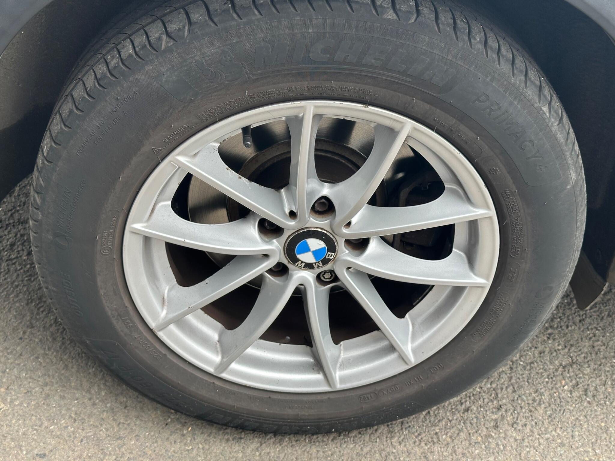 BMW X3 view 16
