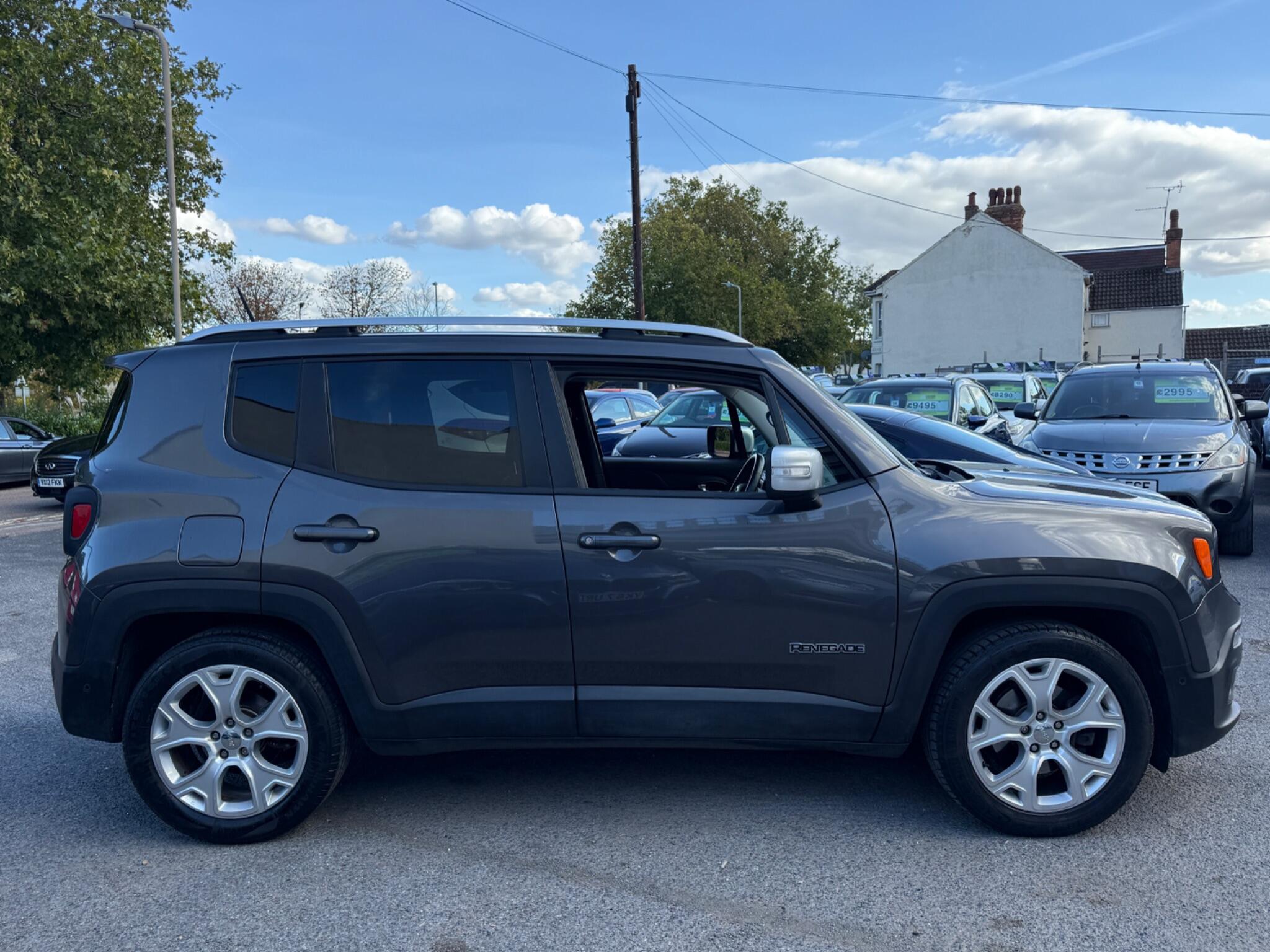 Jeep Renegade - Image 19
