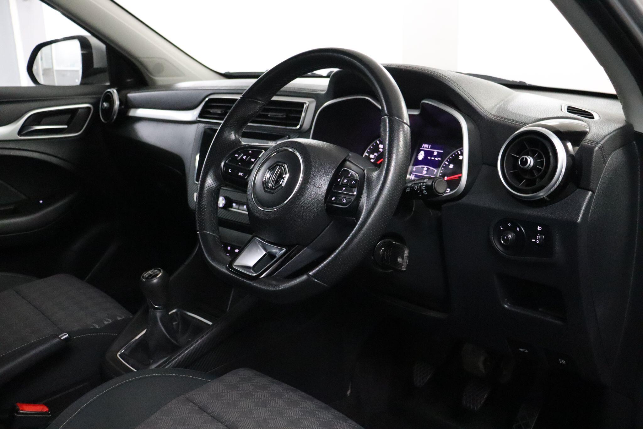 MG MG ZS view 32