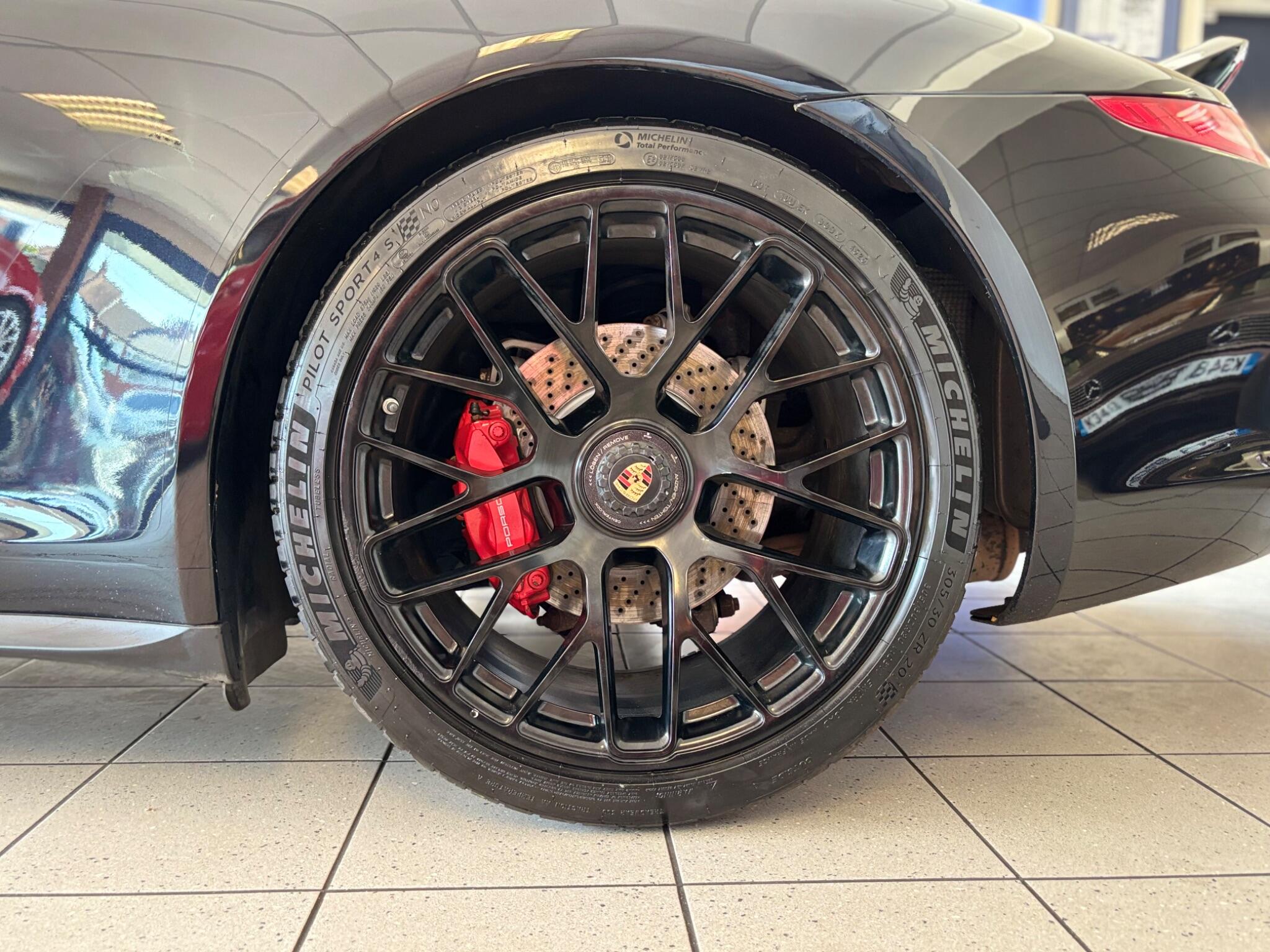 Porsche 911 view 20
