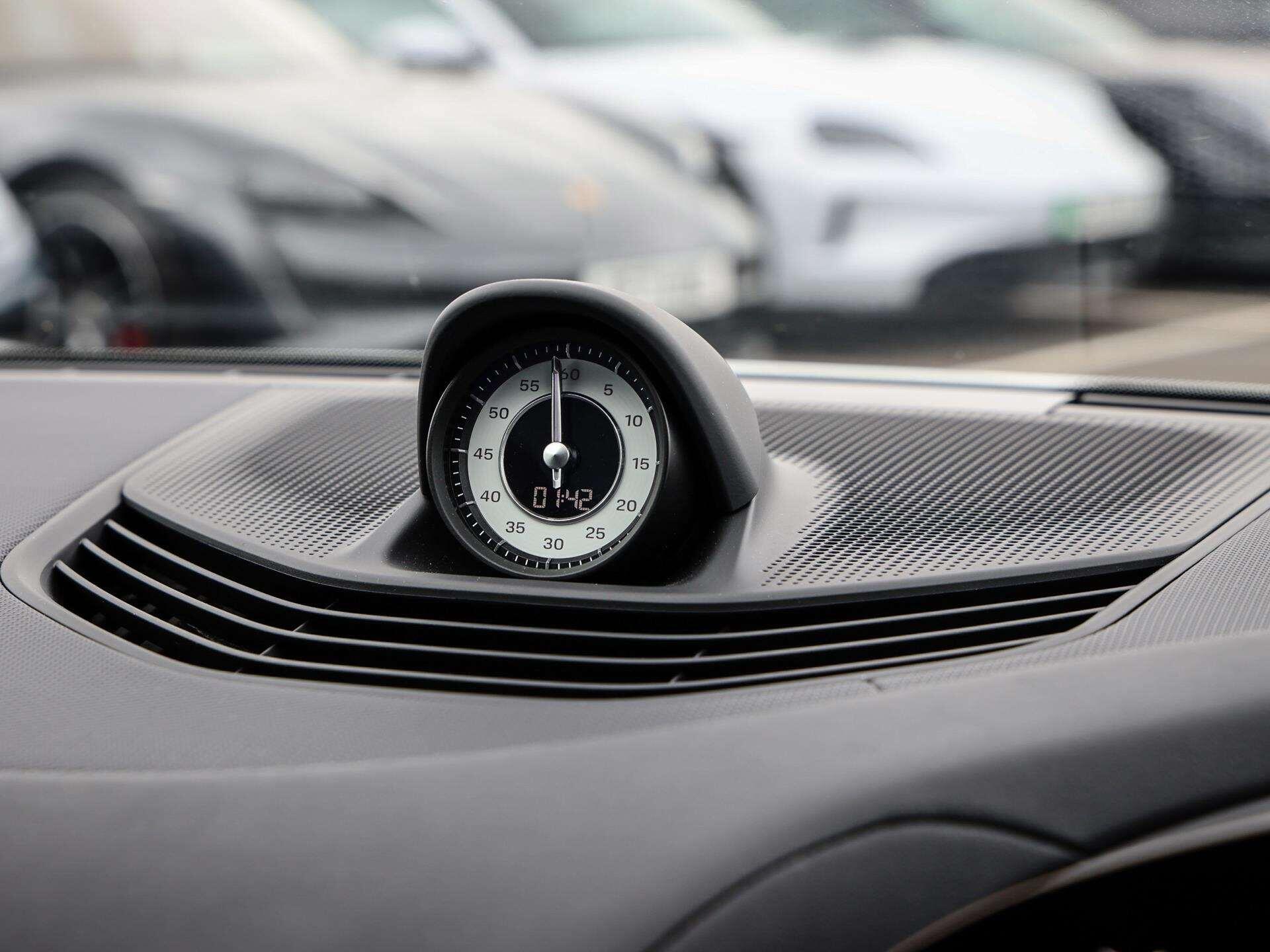 Porsche Taycan view 22