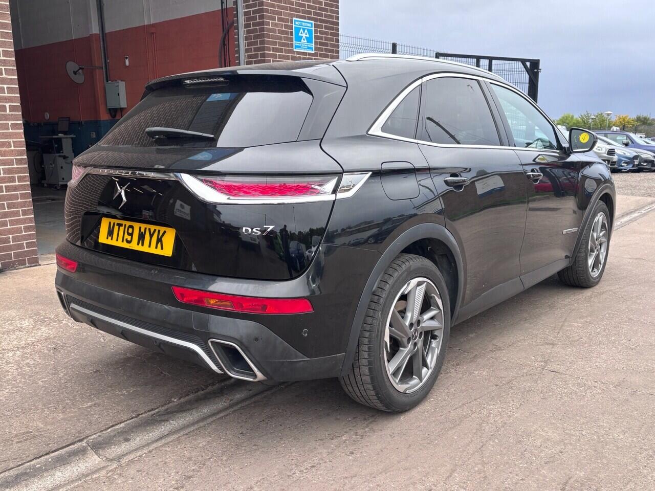 DS Automobiles DS 7 Crossback view 7