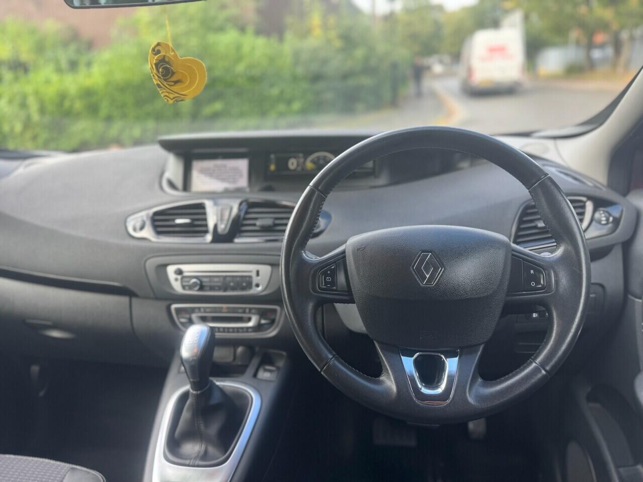Renault Grand Scenic view 11