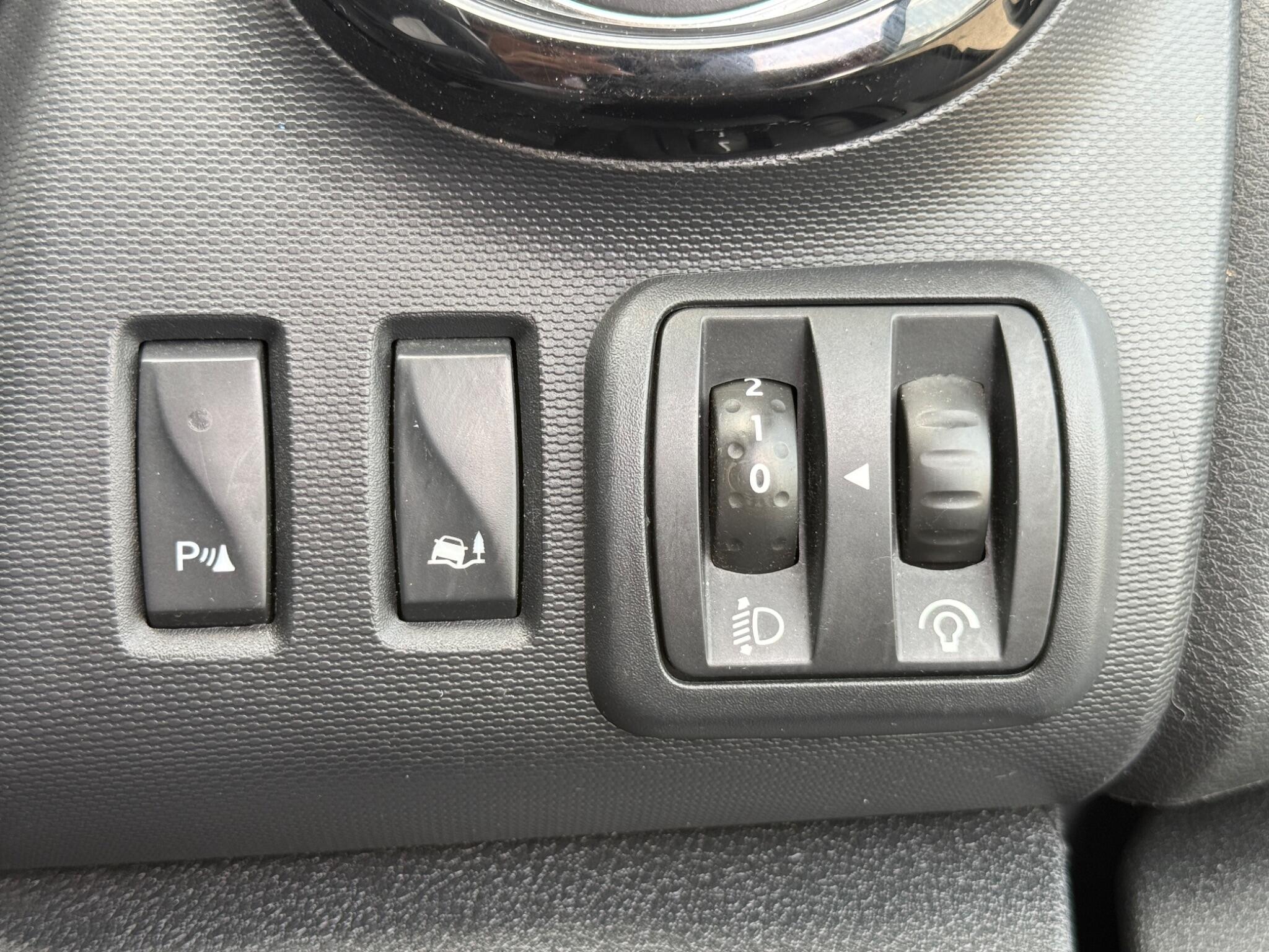 Vauxhall Vivaro - Image 33