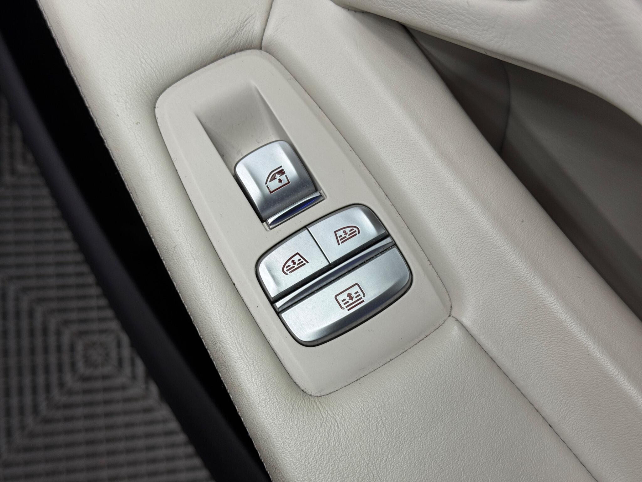 BMW 7 Series view 58