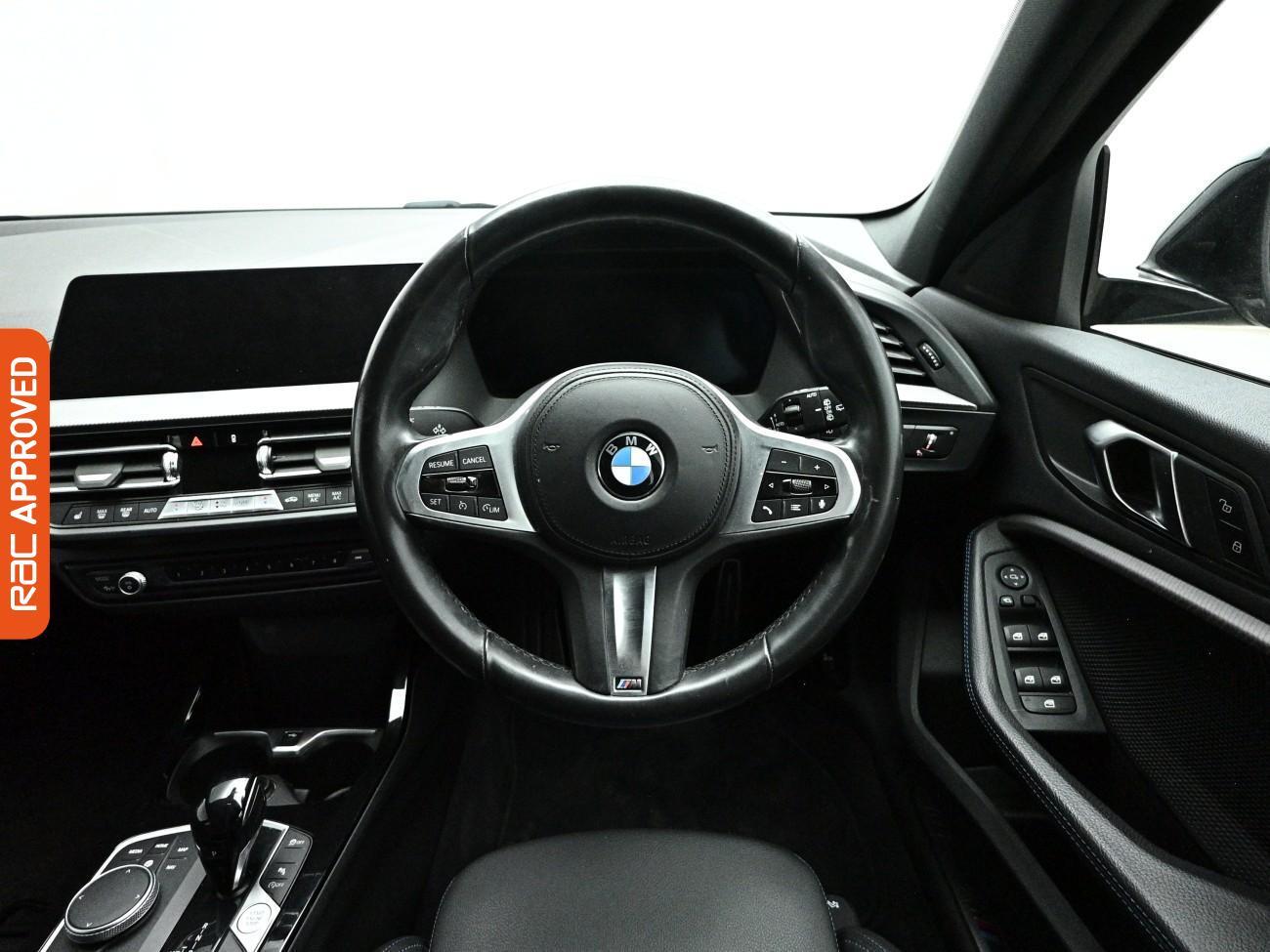 BMW 1 Series view 9