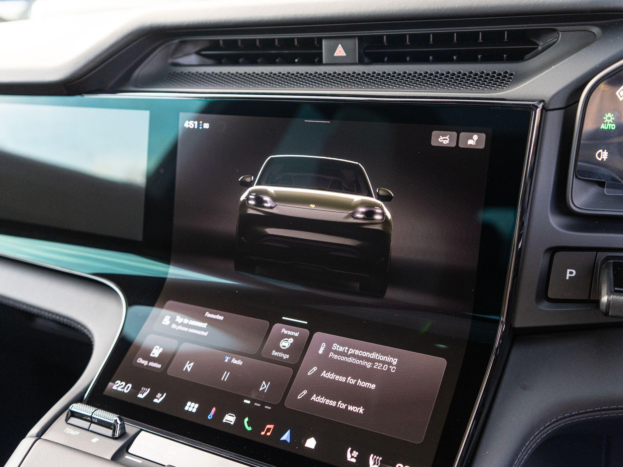 Porsche Cayenne view 44