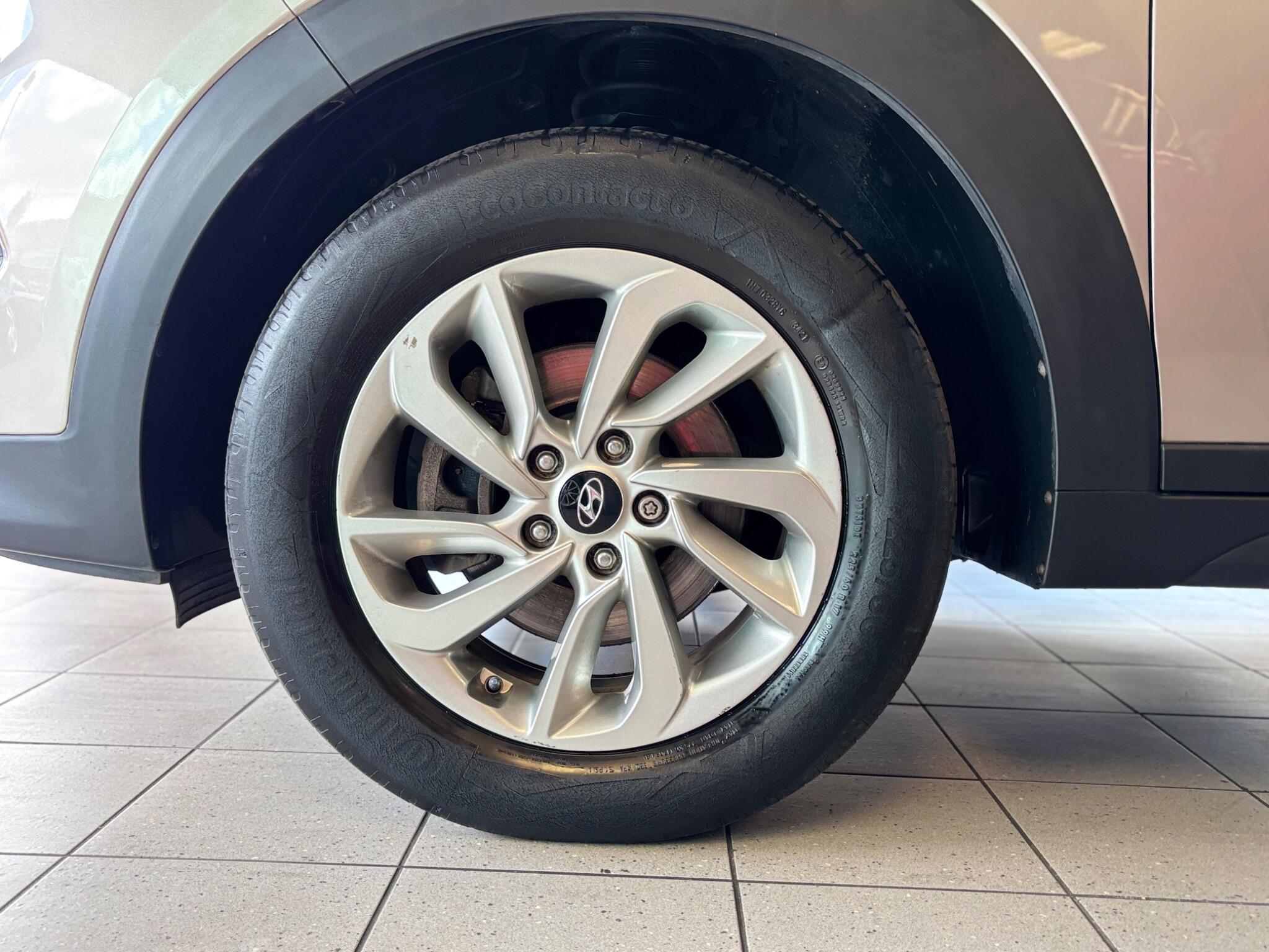 Hyundai Tucson view 18