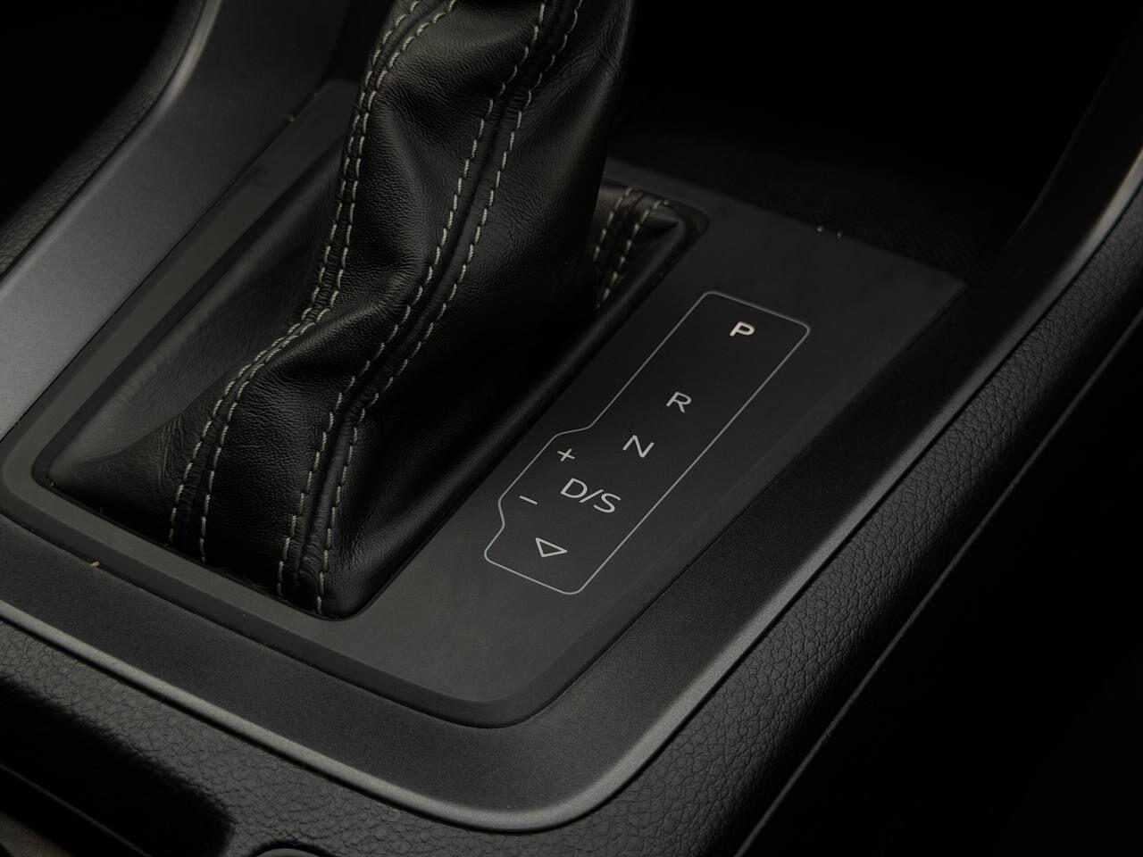 Audi Q3 view 42