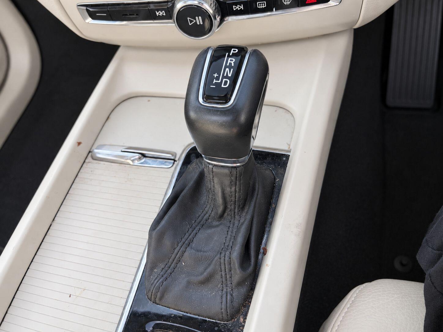 Volvo XC60 view 25
