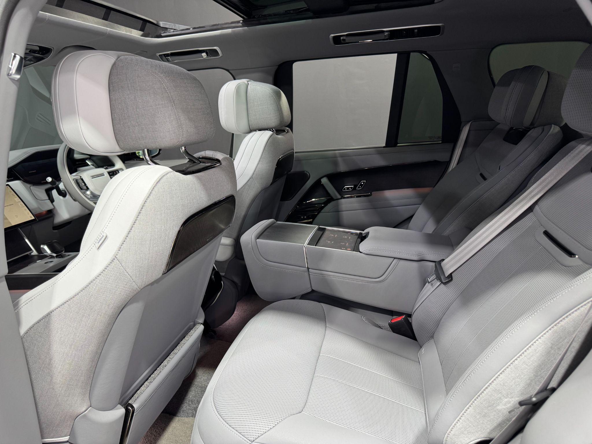 Land Rover Range Rover view 37