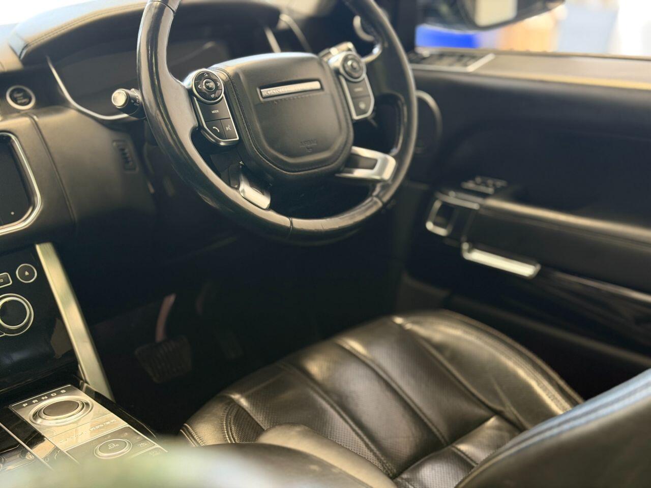 Land Rover Range Rover view 50