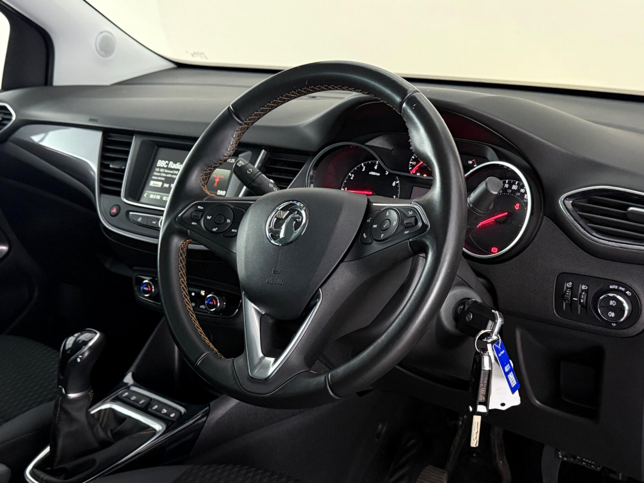 Vauxhall Crossland X view 3