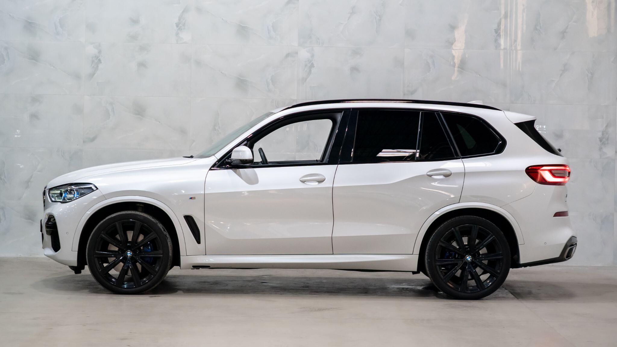 BMW X5 view 8