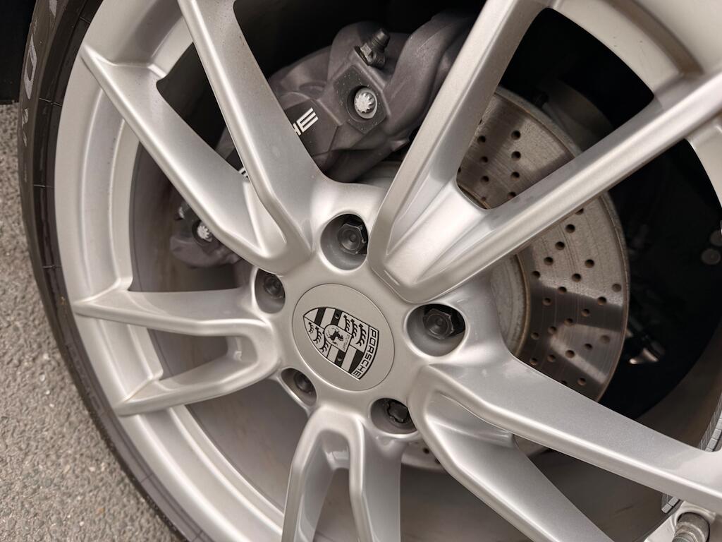 Porsche 911 view 20