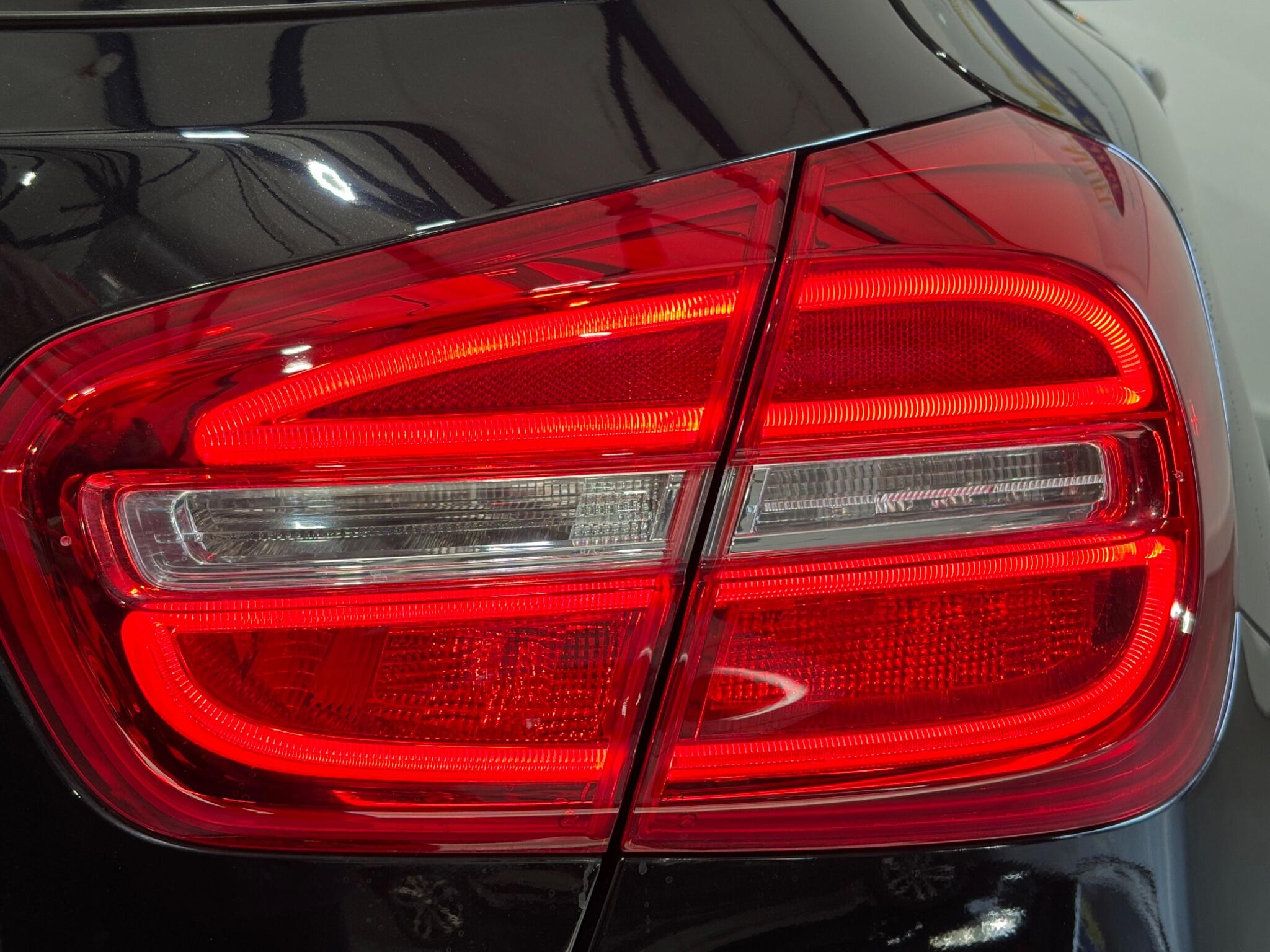 Mercedes-Benz Gla view 71